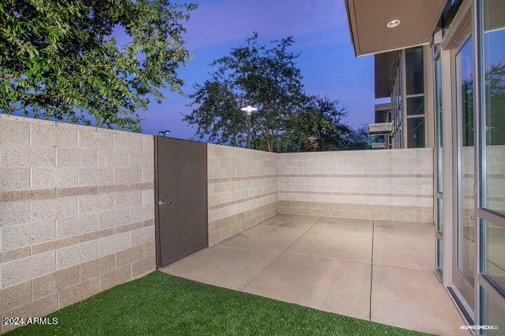 15215 N KIERLAND Boulevard, 103