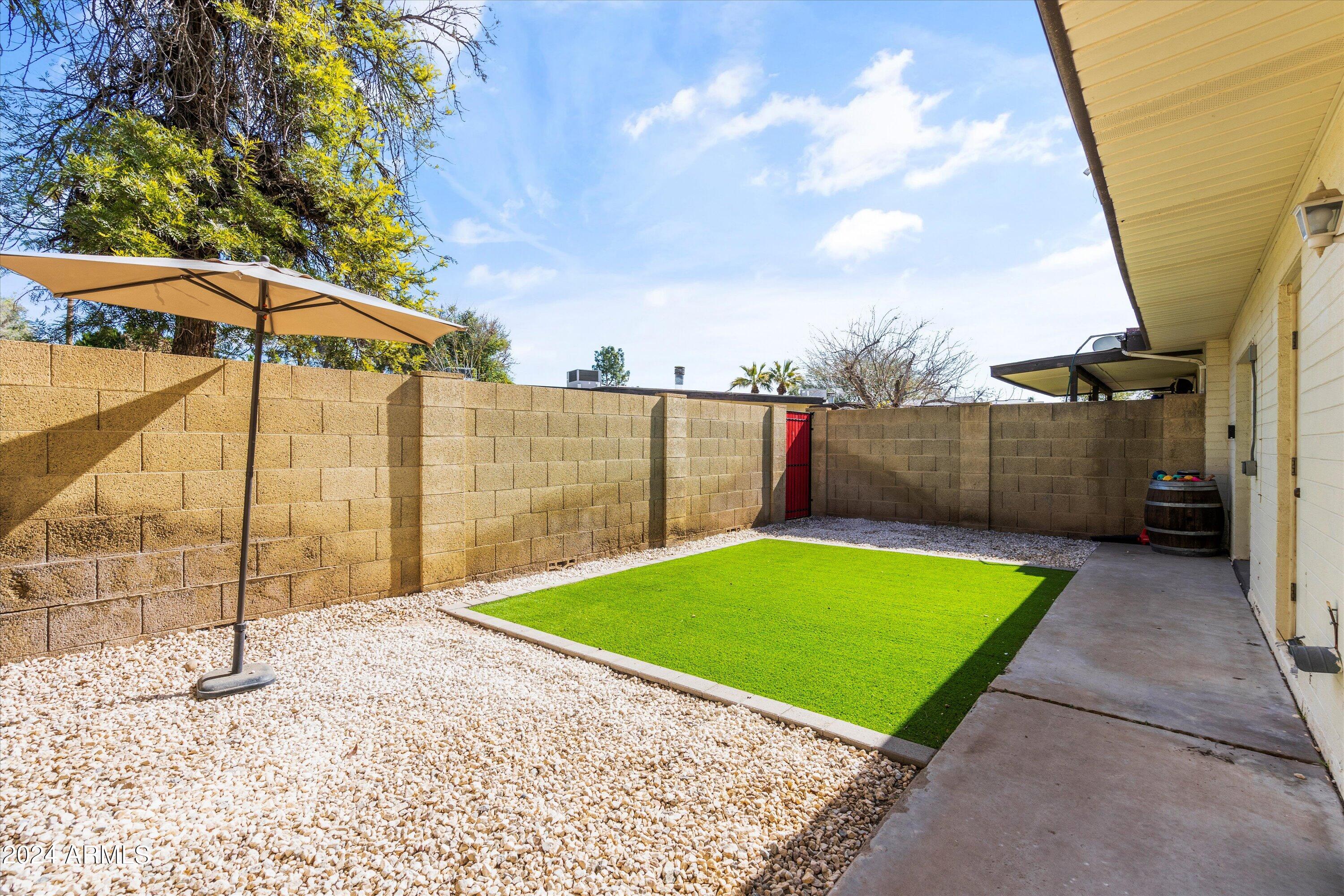 1970 E DEL SUR Drive