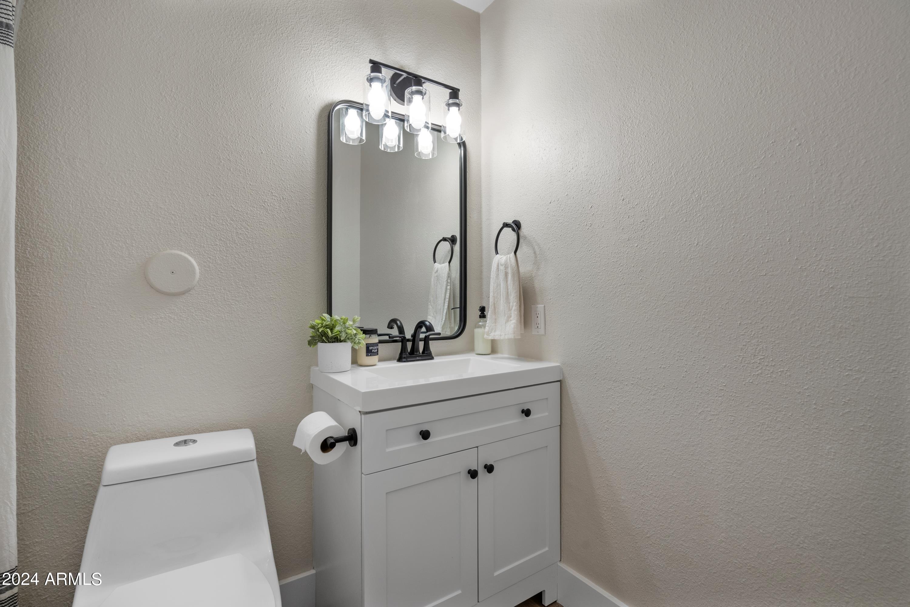 1970 E DEL SUR Drive