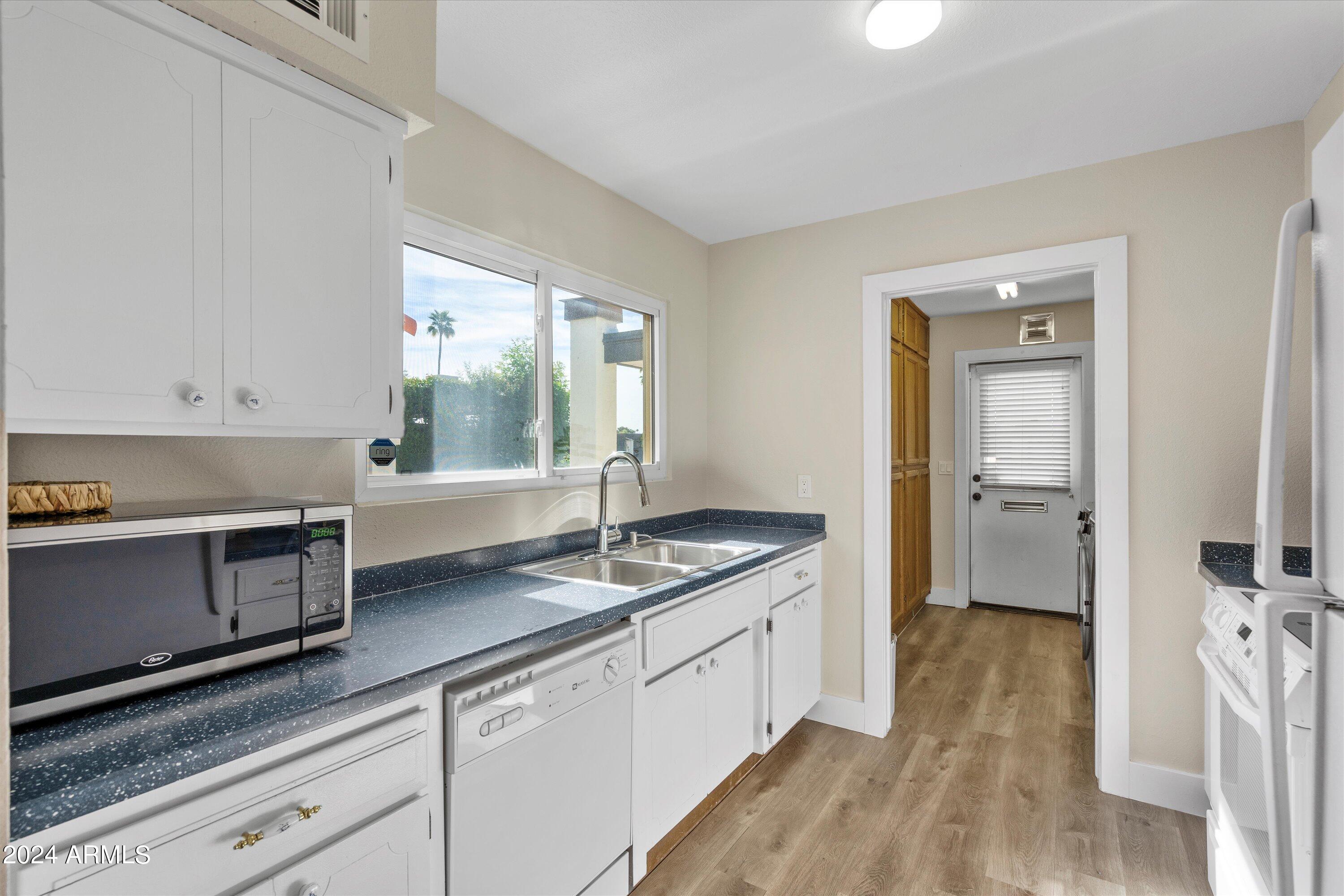 1970 E DEL SUR Drive