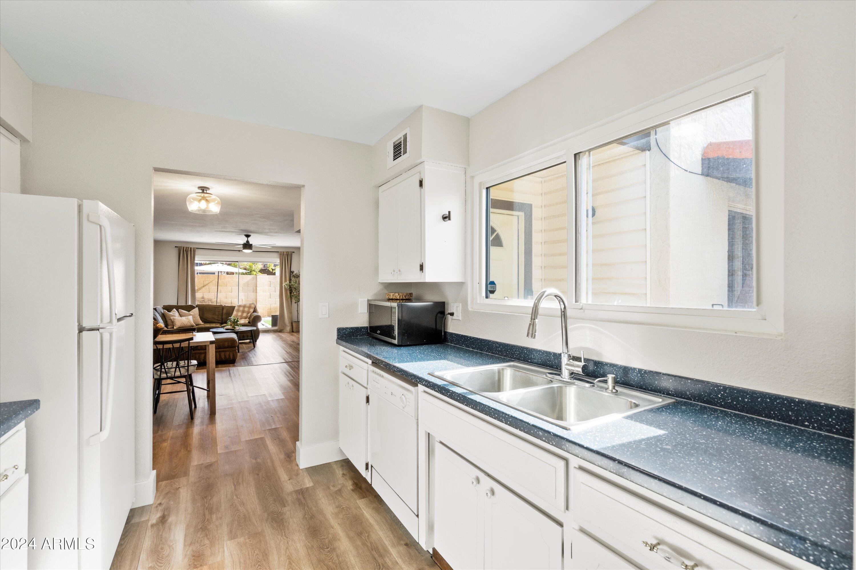 1970 E DEL SUR Drive