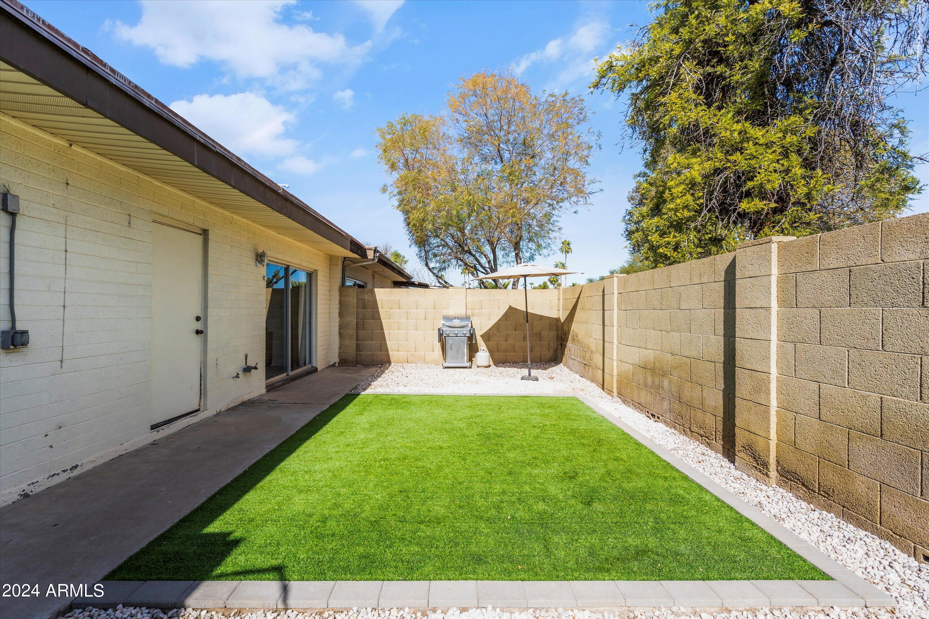 1970 E DEL SUR Drive