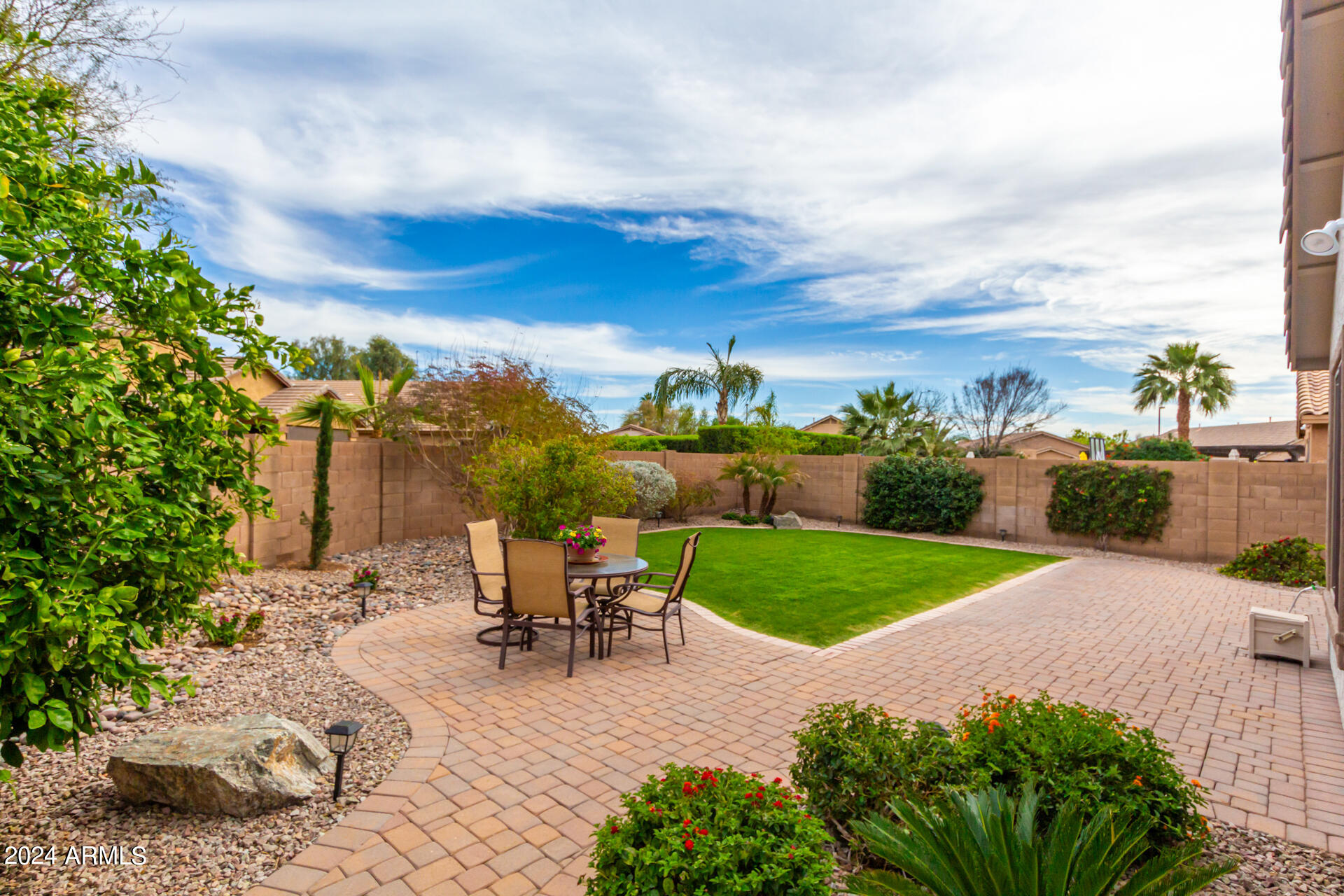 2589 S BUCKAROO Trail