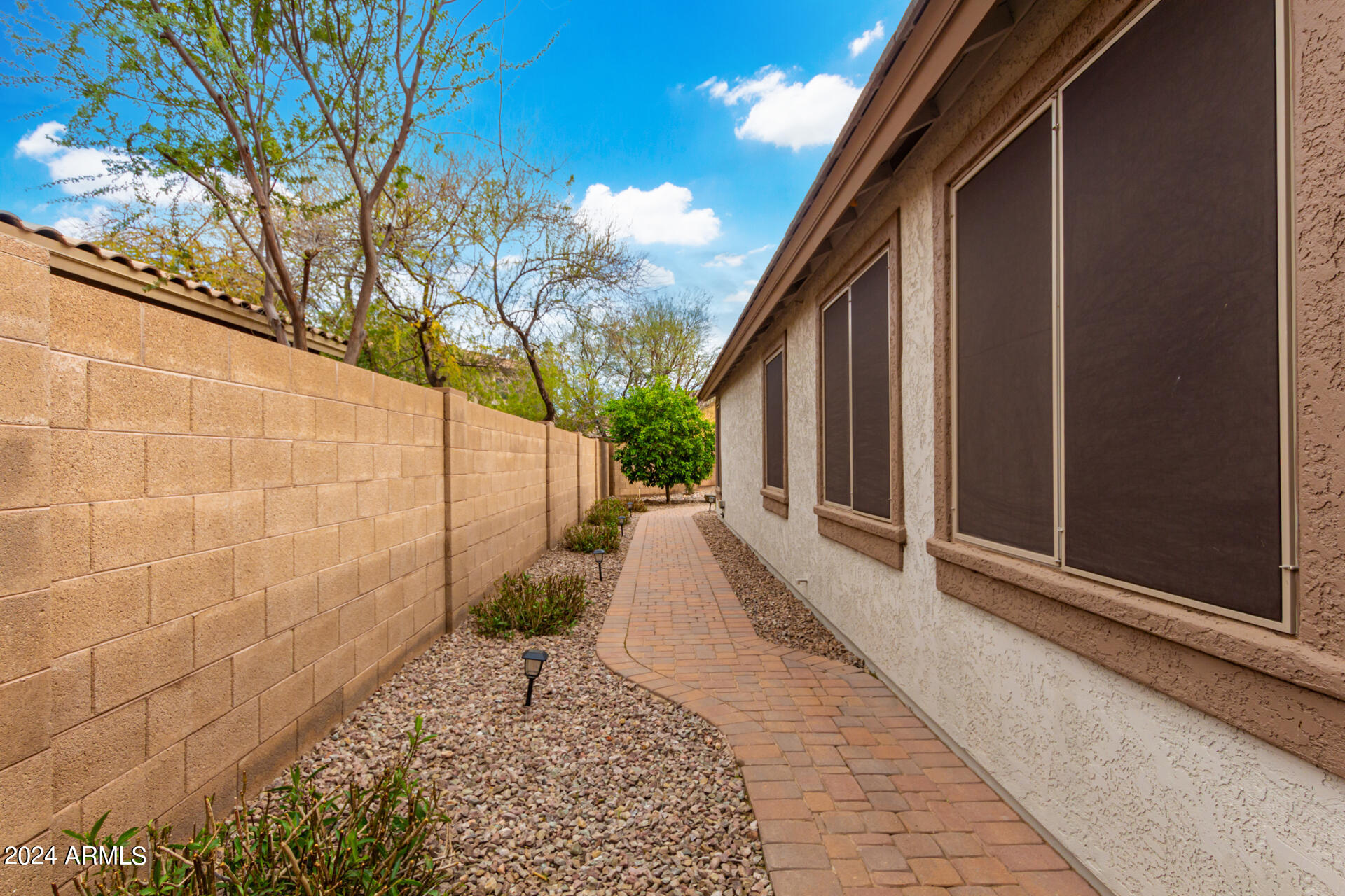 2589 S BUCKAROO Trail