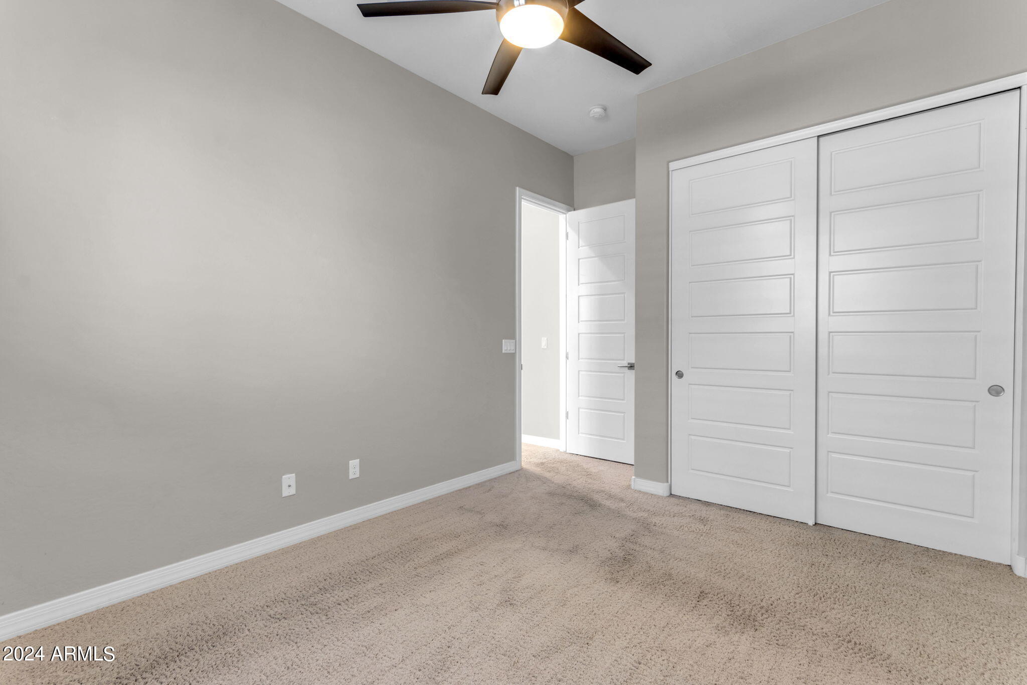 833 E HORSESHOE Place