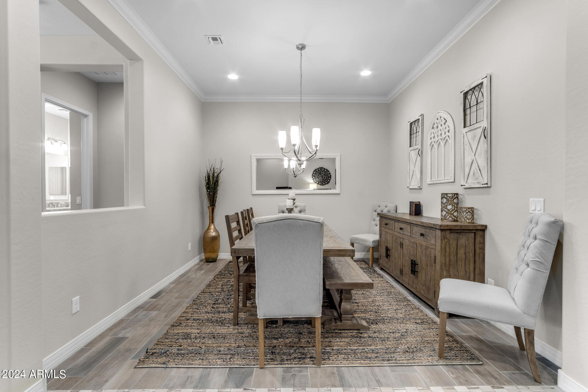 833 E HORSESHOE Place