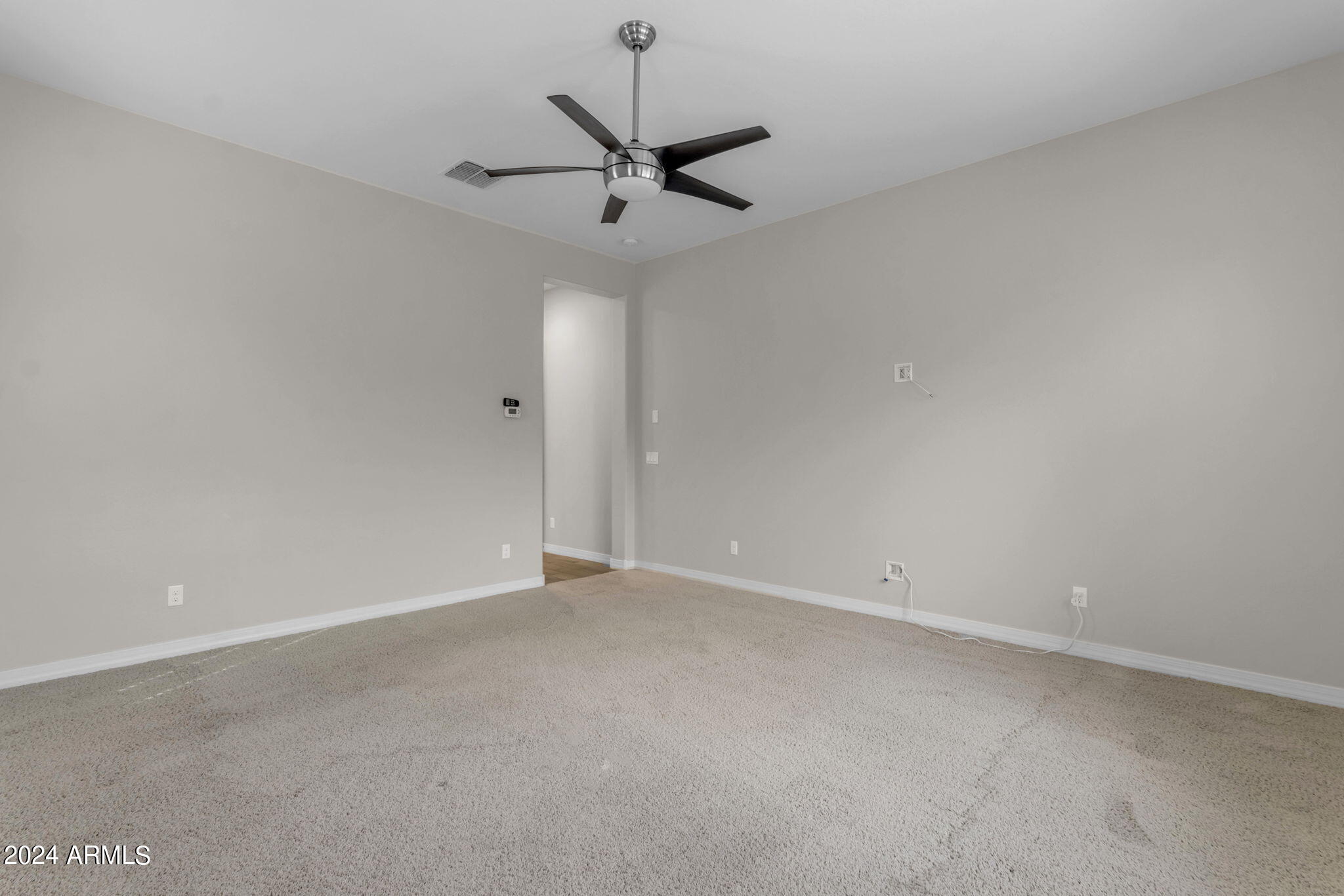 833 E HORSESHOE Place