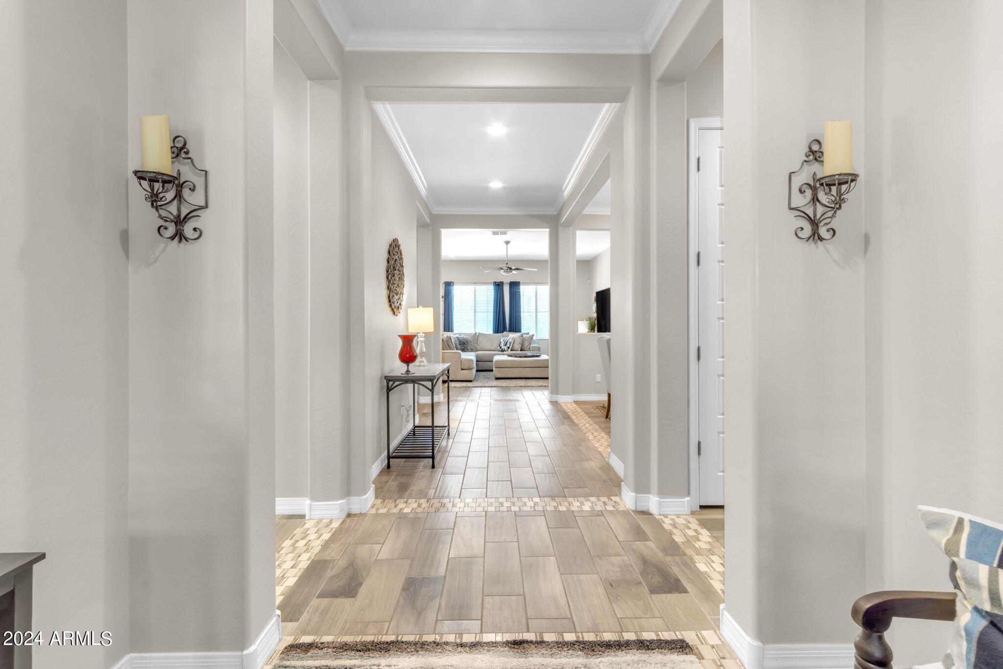 833 E HORSESHOE Place