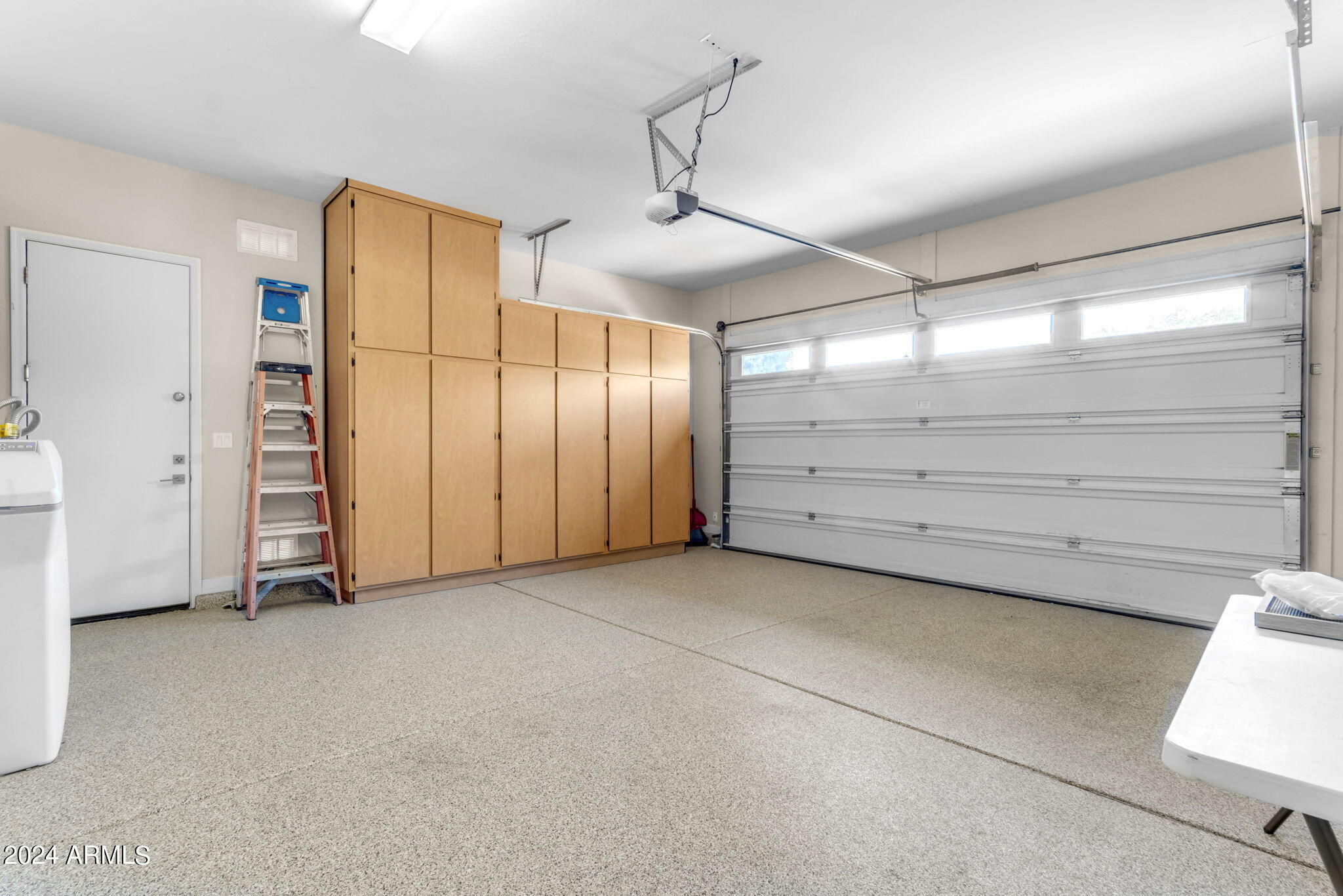 833 E HORSESHOE Place