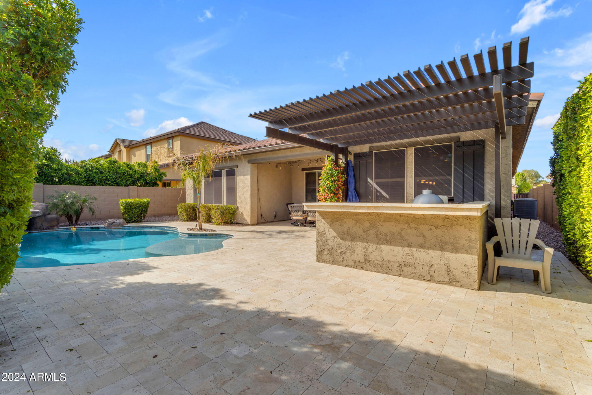 833 E HORSESHOE Place