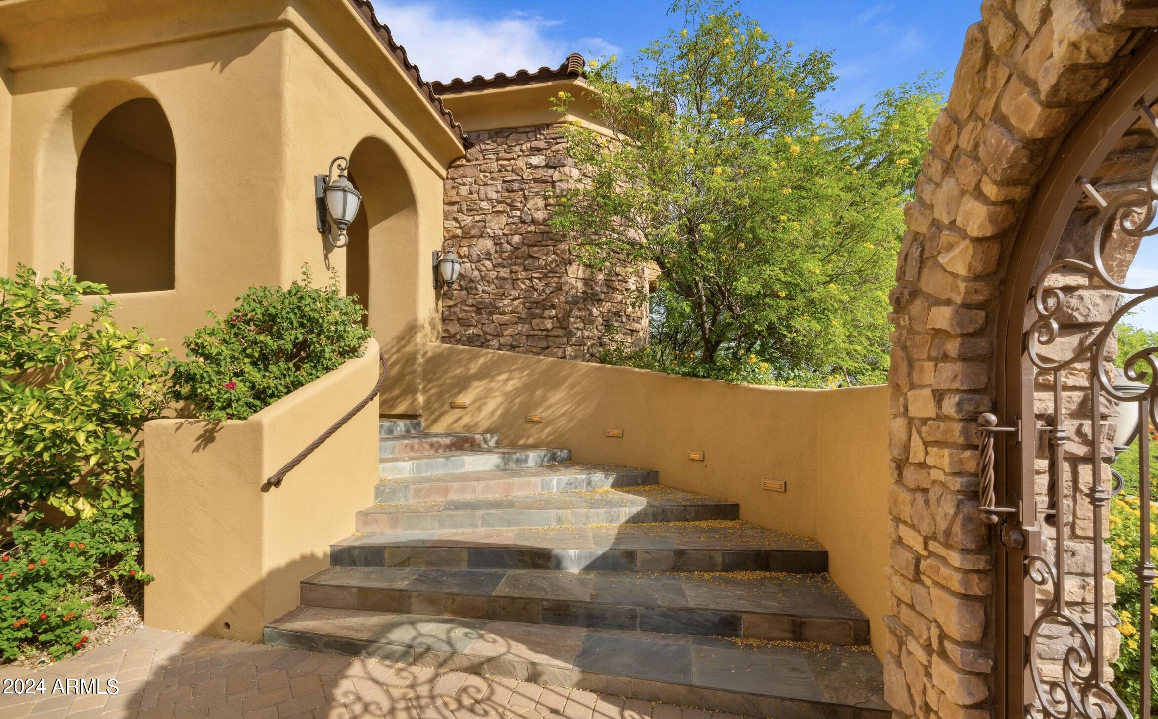 15435 N CABRILLO Drive