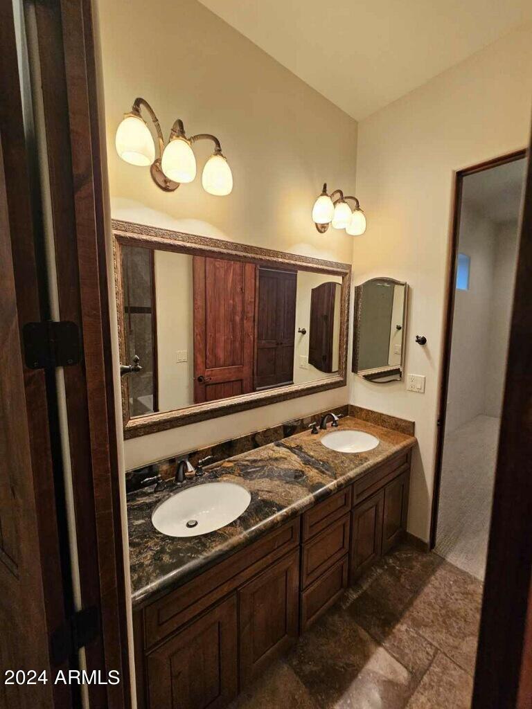 15435 N CABRILLO Drive