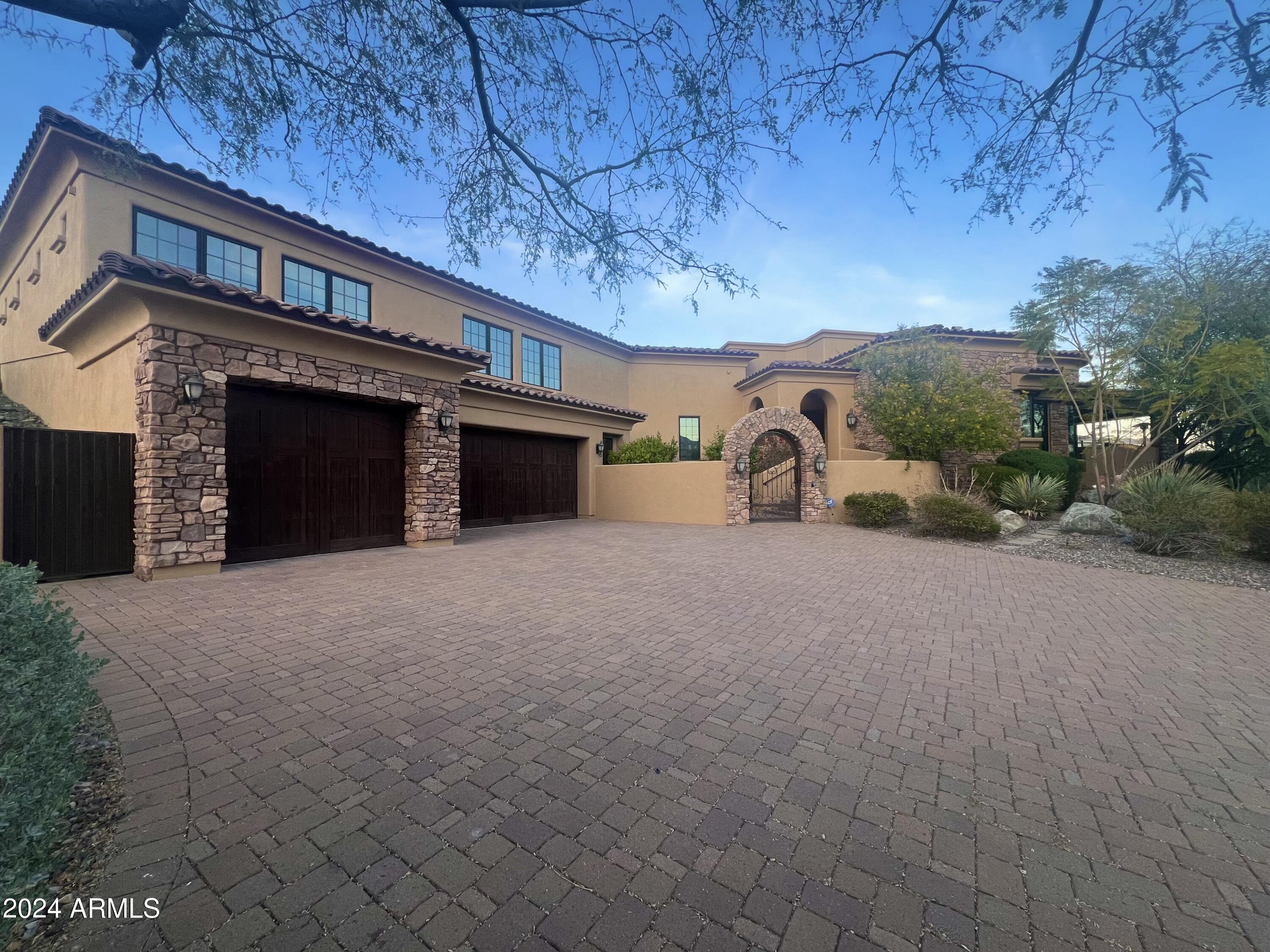 15435 N CABRILLO Drive