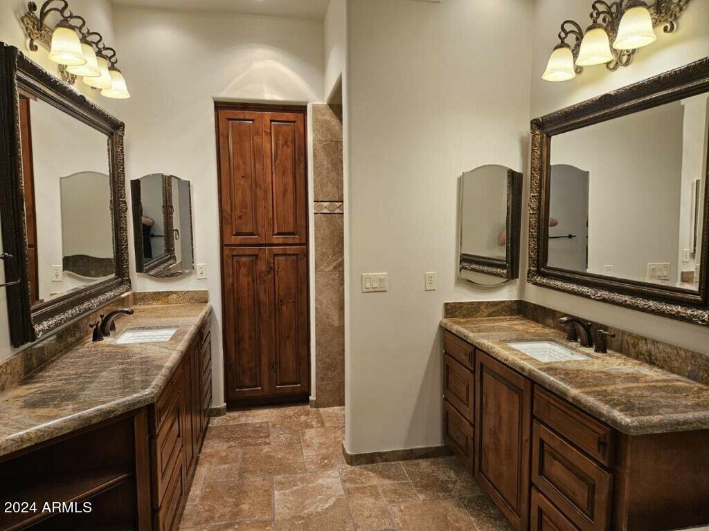 15435 N CABRILLO Drive