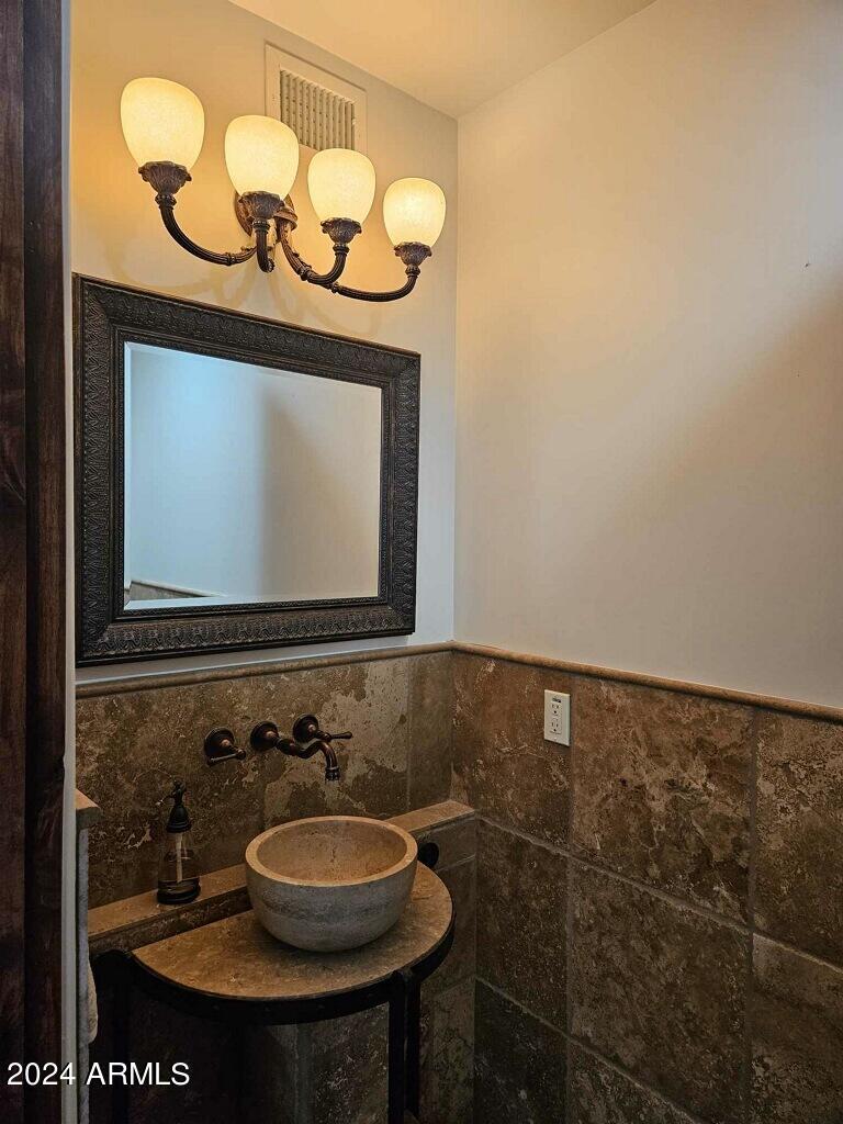 15435 N CABRILLO Drive