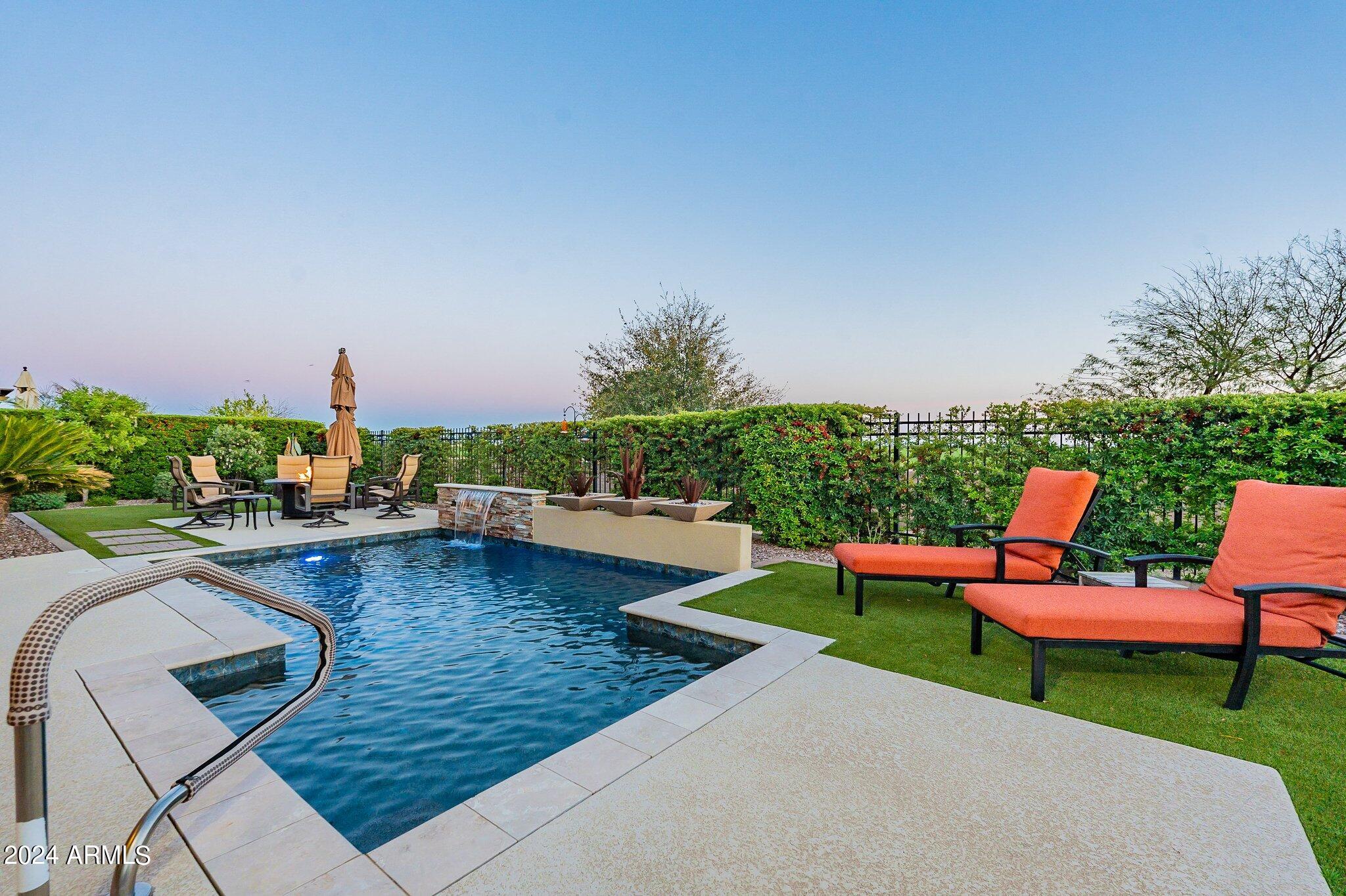 1273 E COPPER Hollow