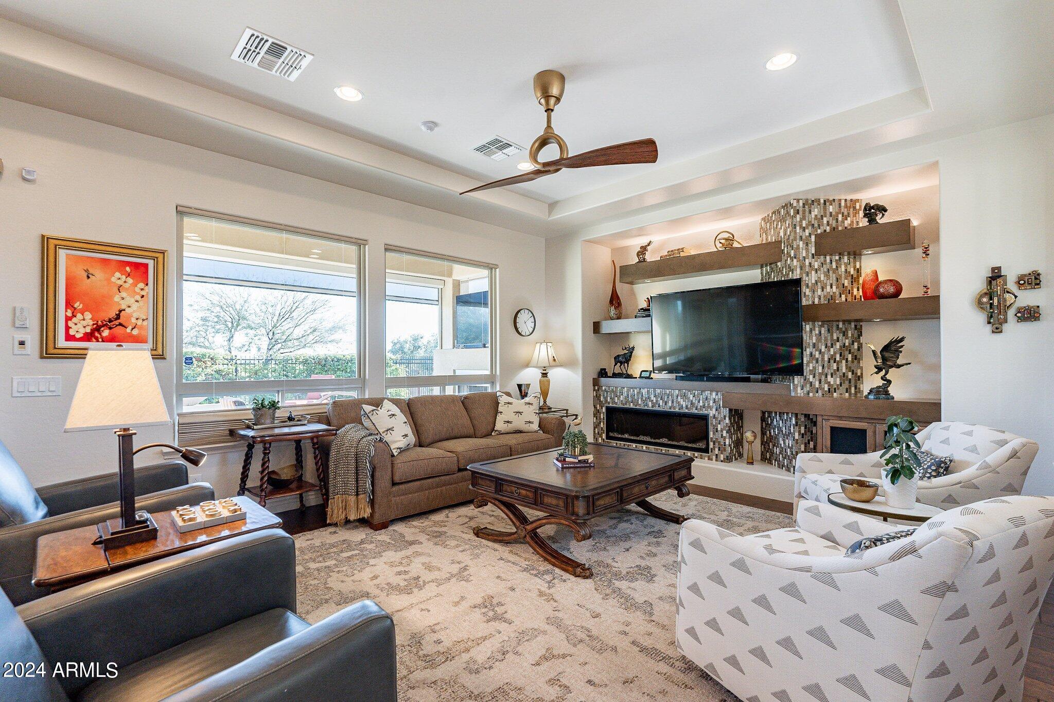 1273 E COPPER Hollow