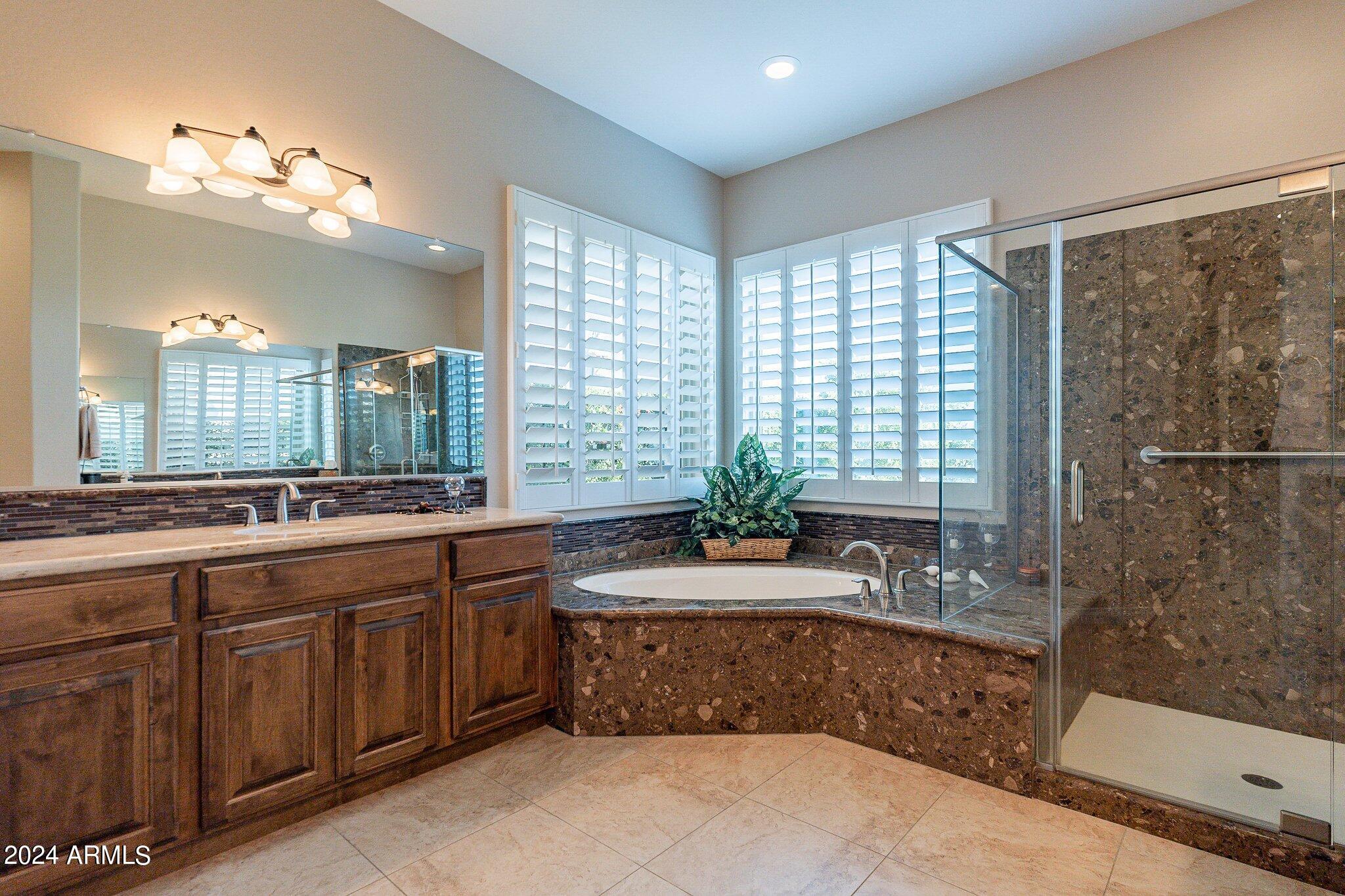 1273 E COPPER Hollow