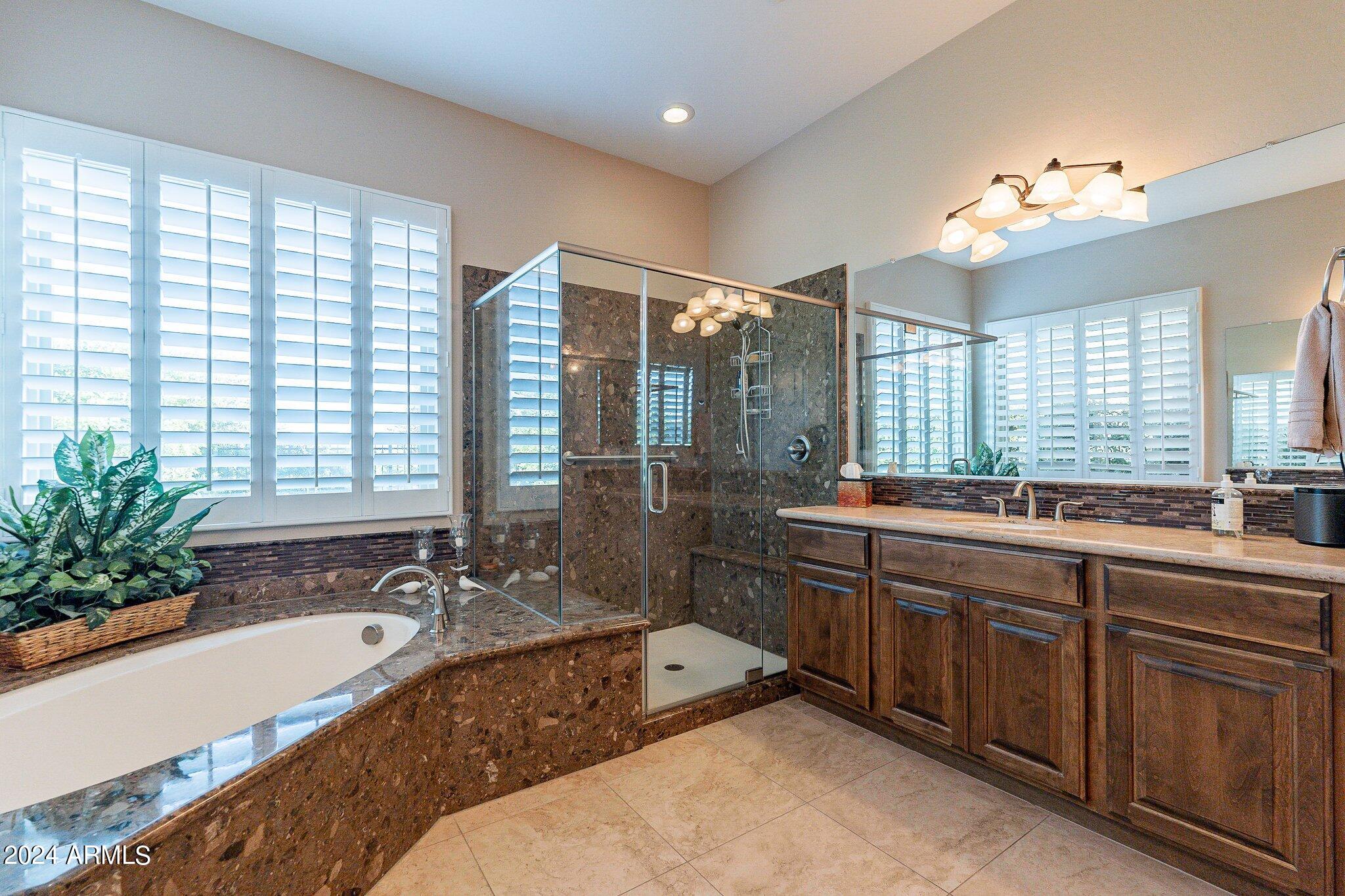 1273 E COPPER Hollow