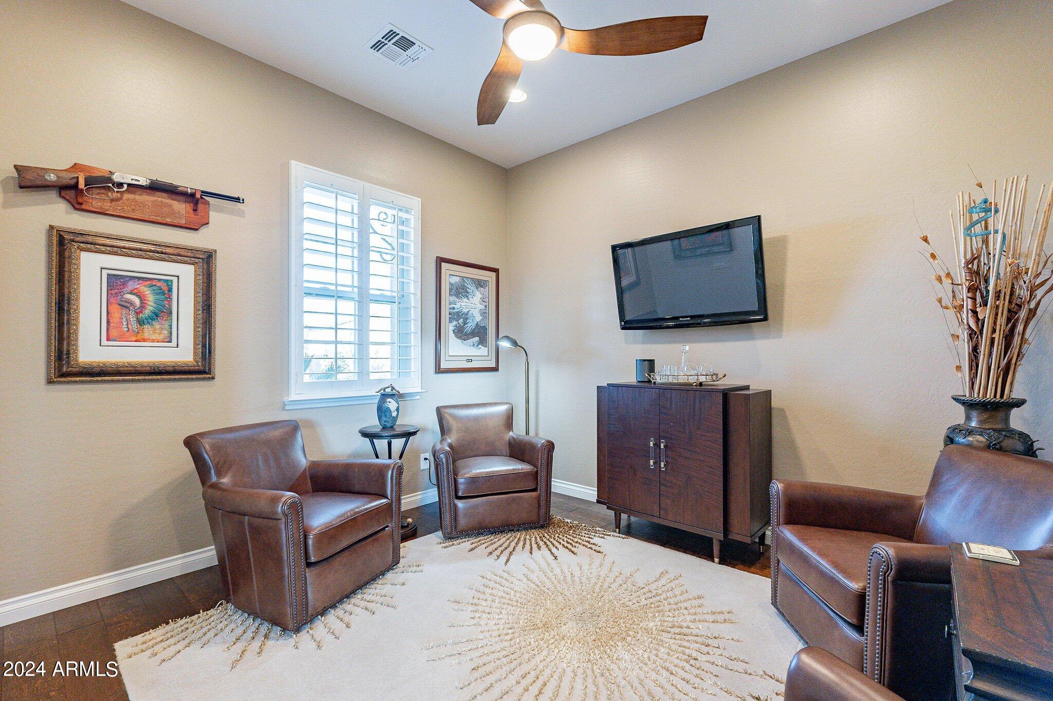 1273 E COPPER Hollow