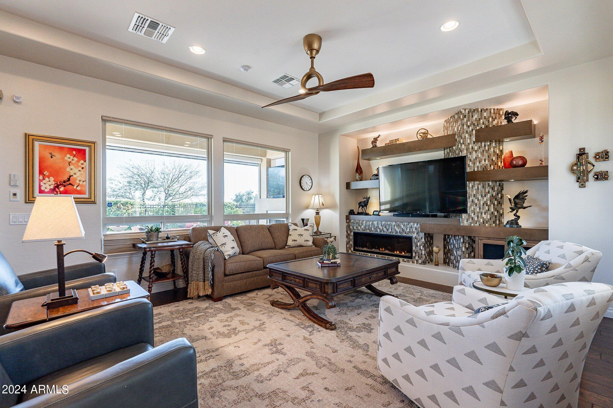 1273 E COPPER Hollow