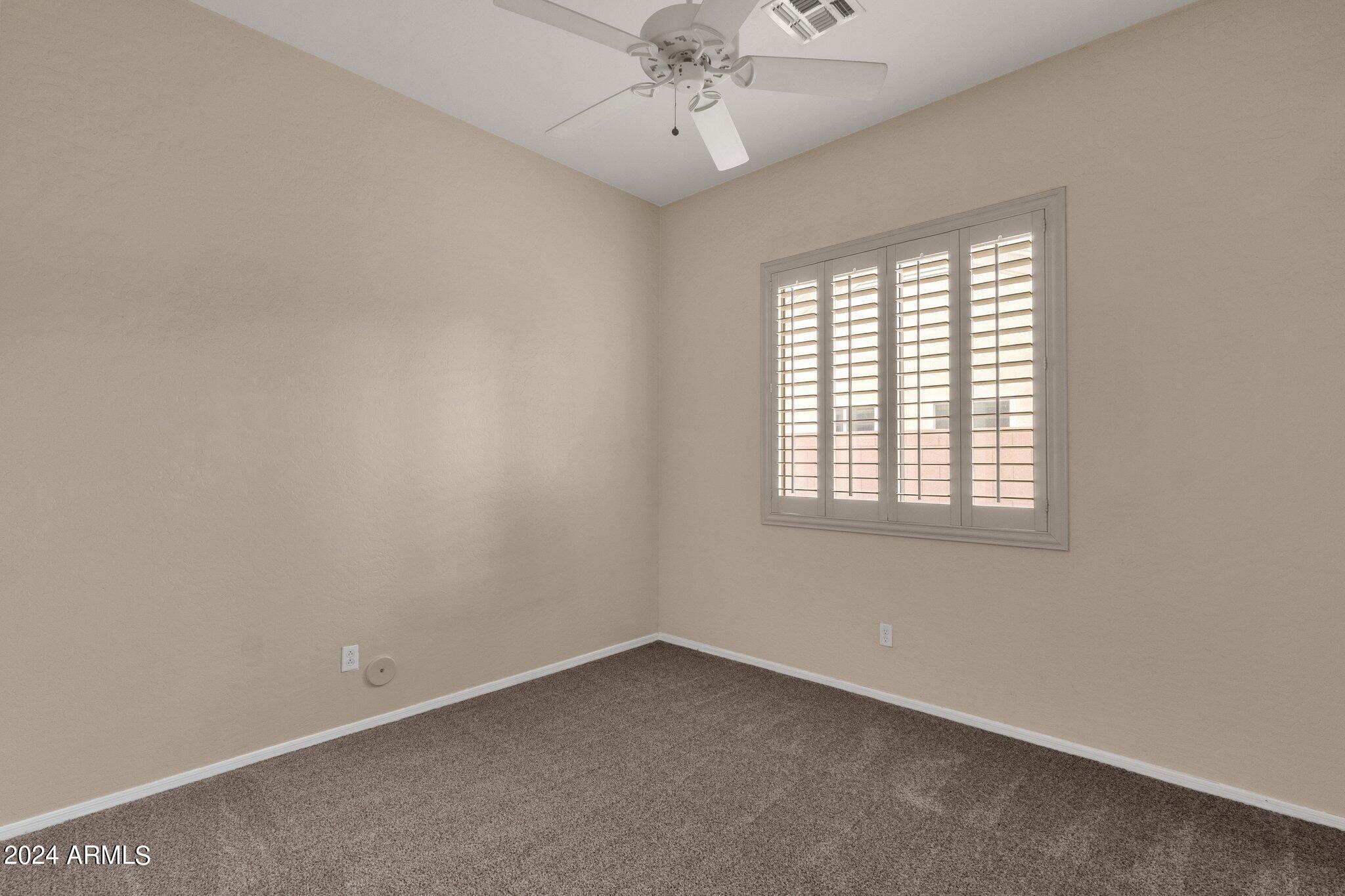 1372 W LONGHORN Drive