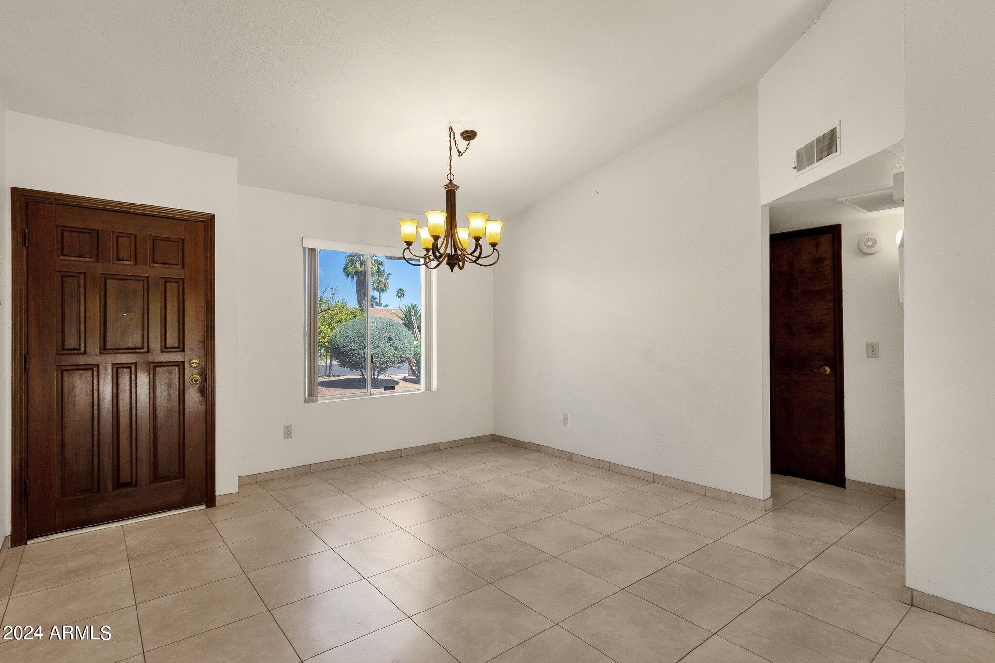 861 W CHEYENNE Drive