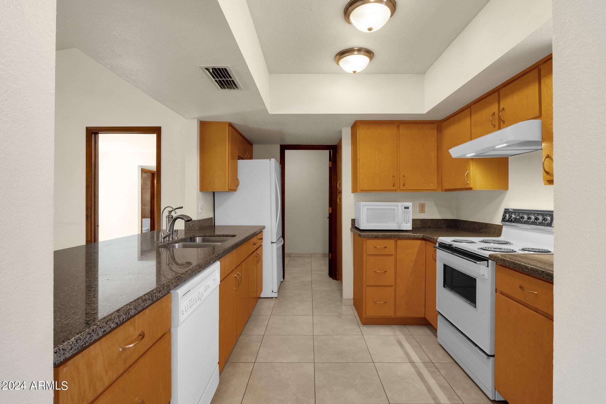 861 W CHEYENNE Drive