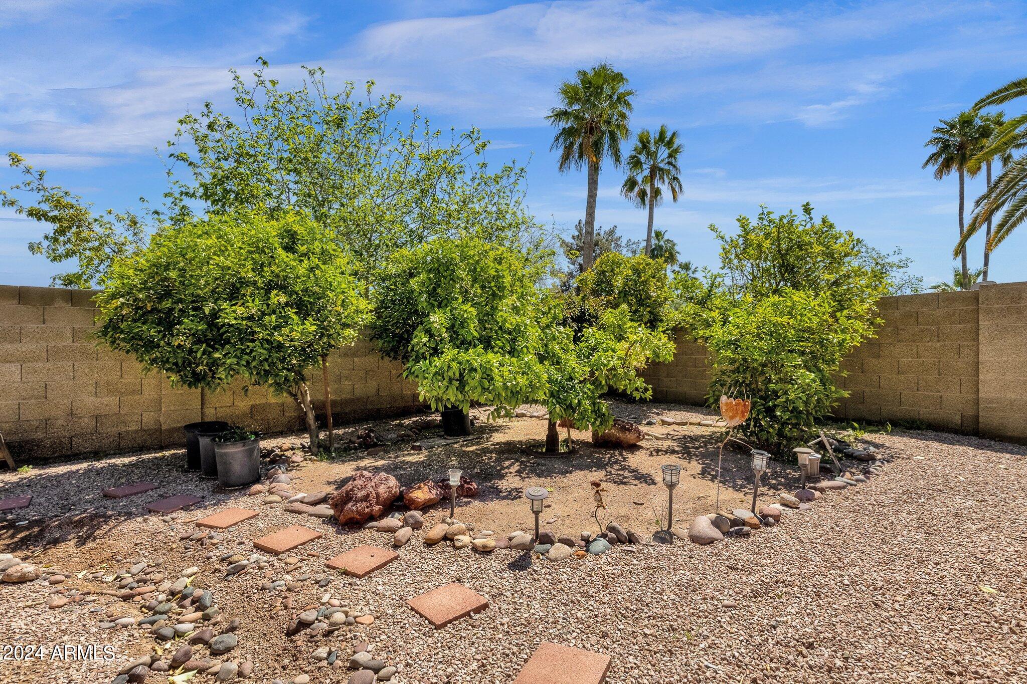 861 W CHEYENNE Drive