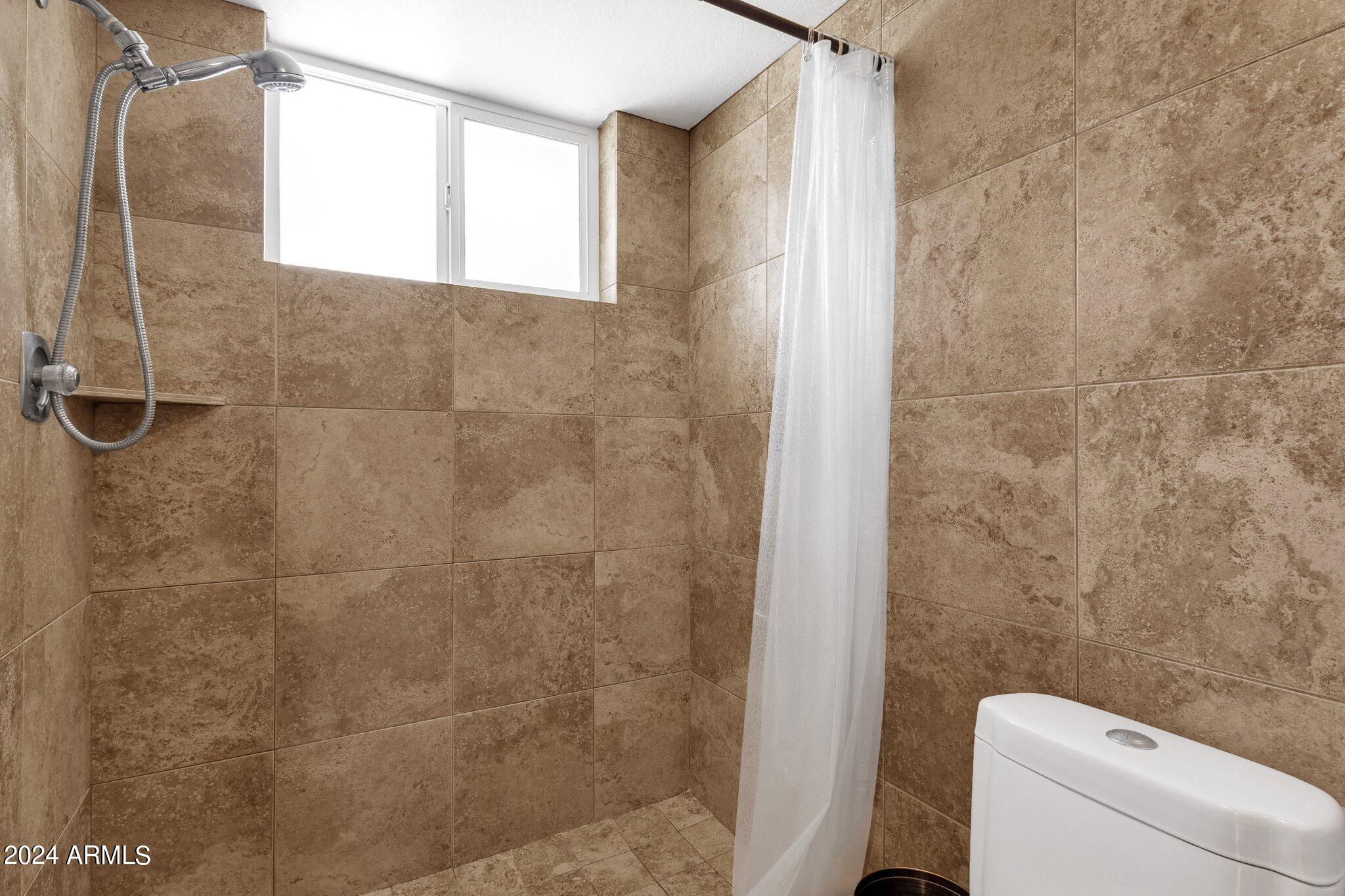 861 W CHEYENNE Drive