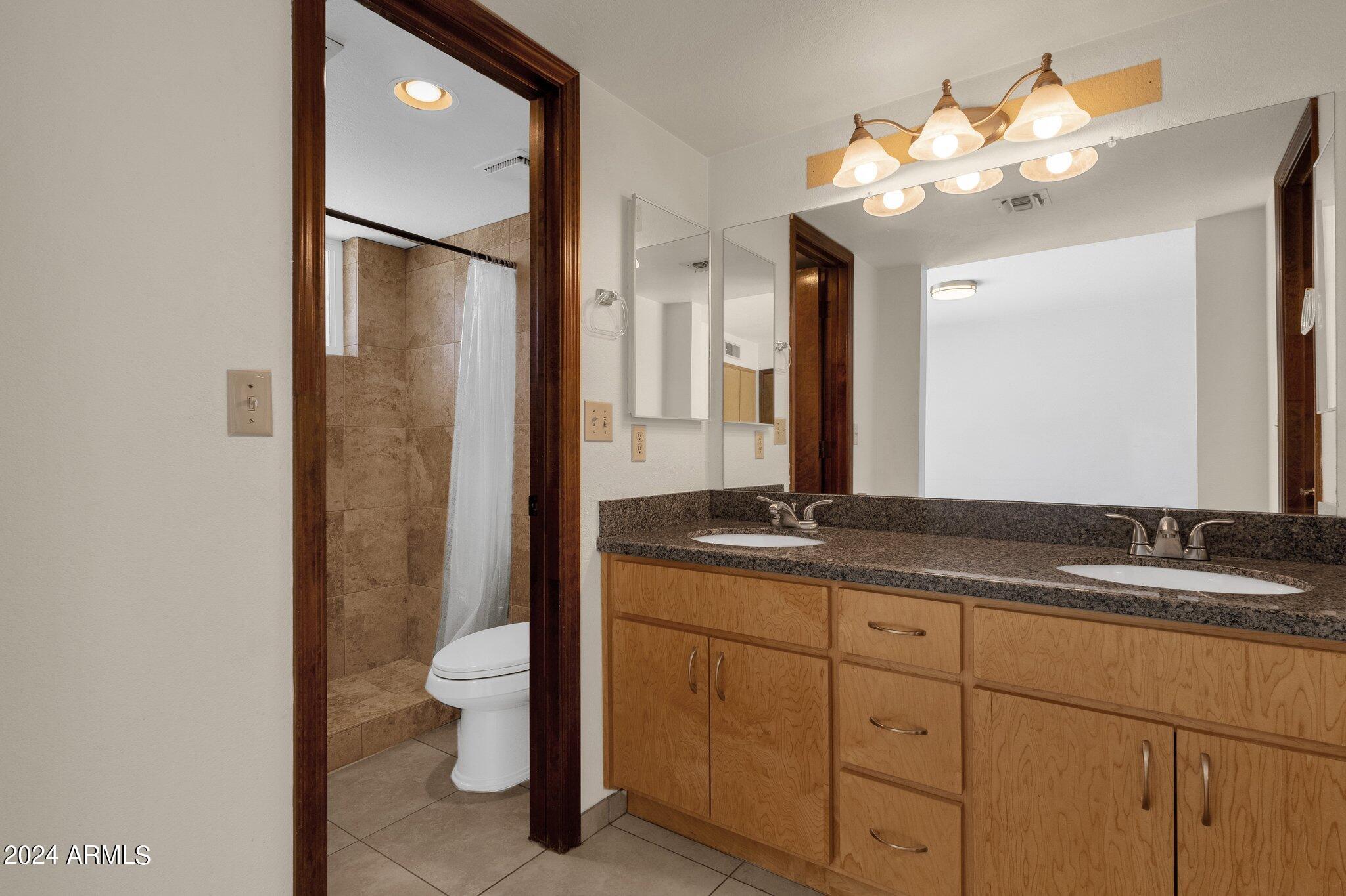 861 W CHEYENNE Drive