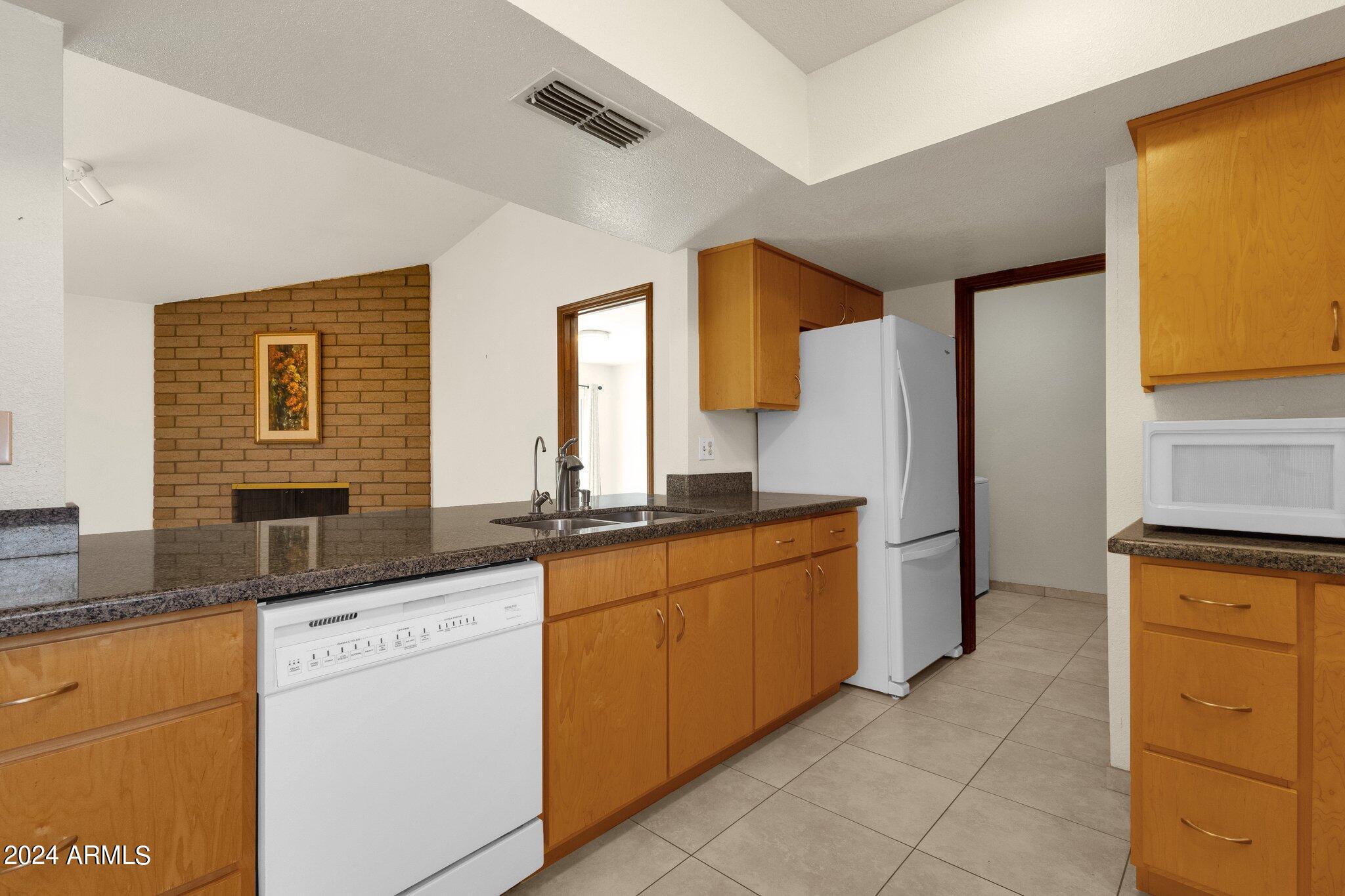 861 W CHEYENNE Drive