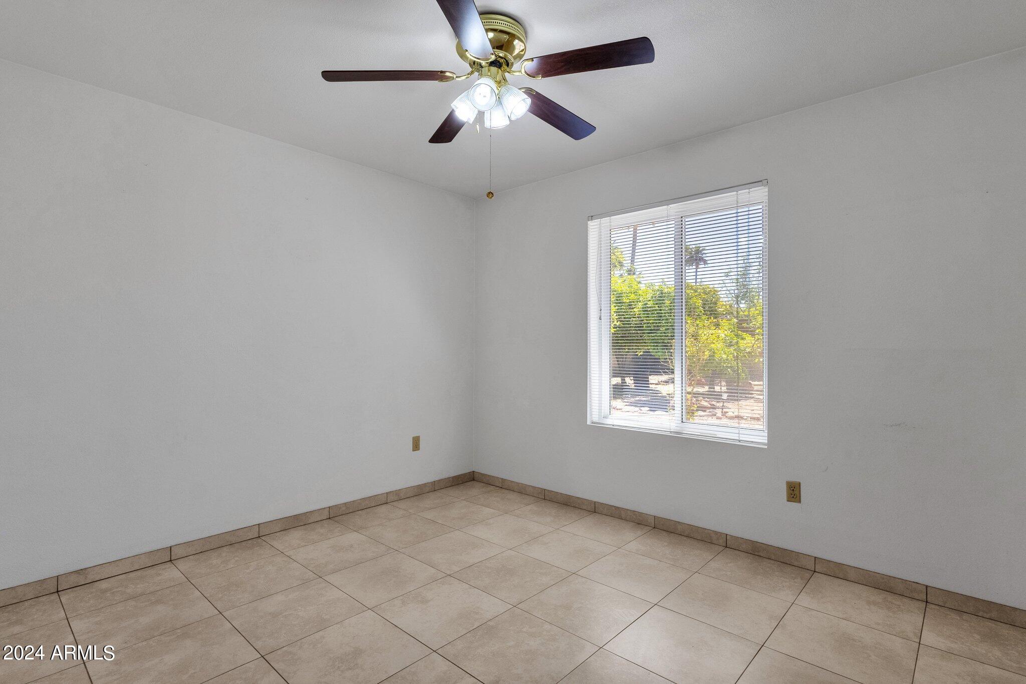 861 W CHEYENNE Drive