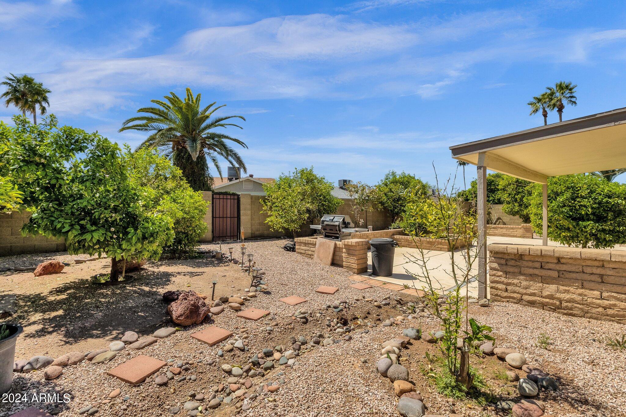 861 W CHEYENNE Drive