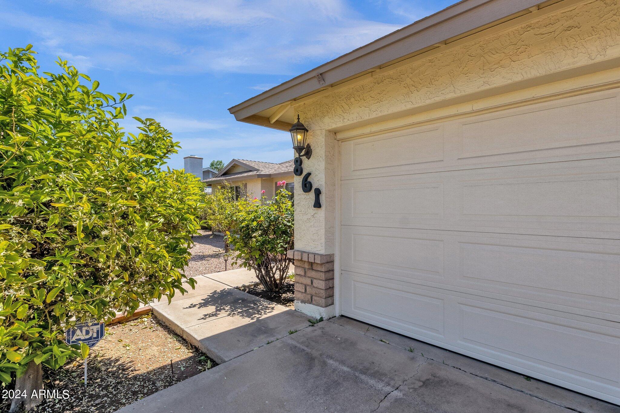 861 W CHEYENNE Drive