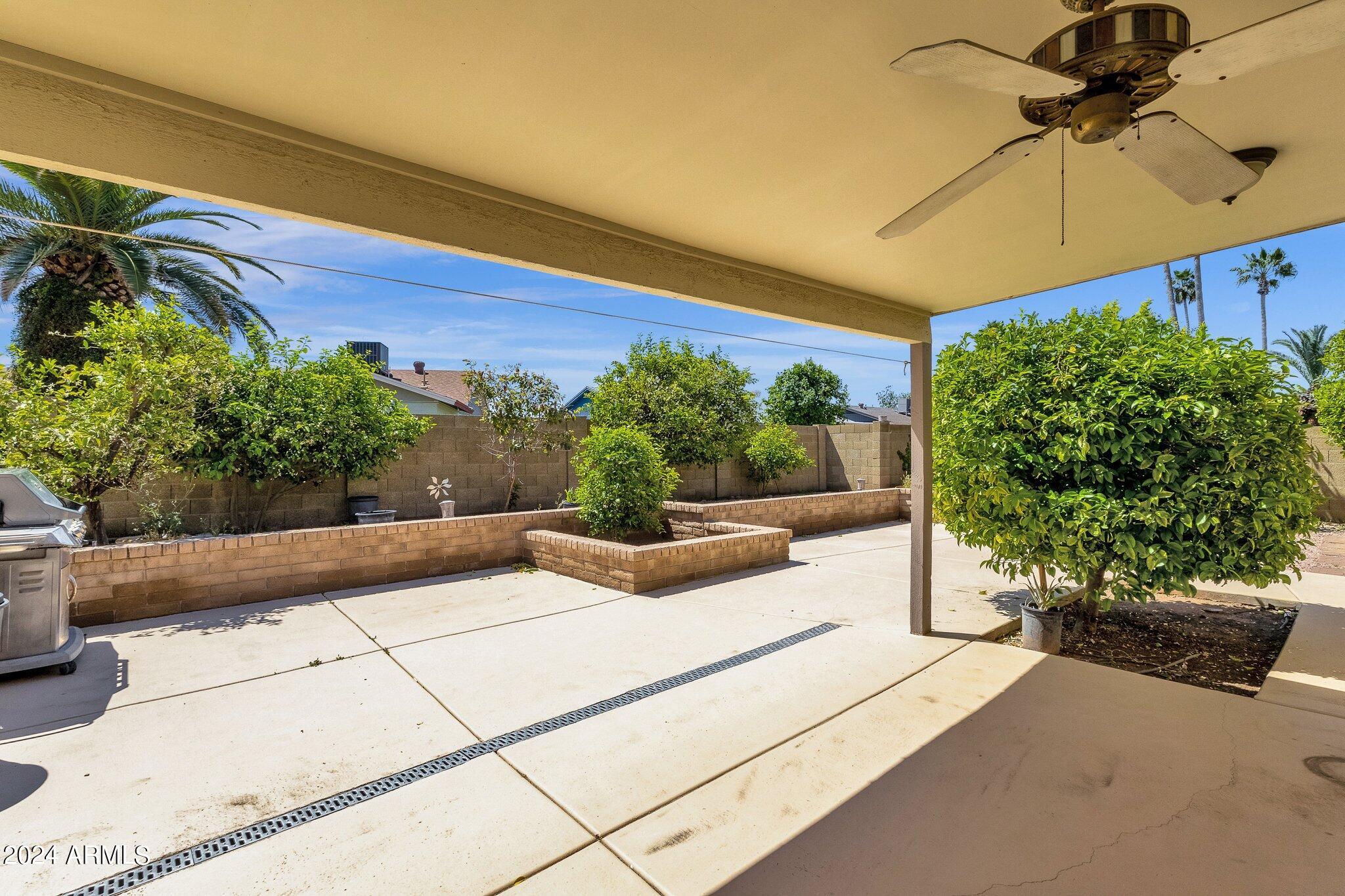 861 W CHEYENNE Drive