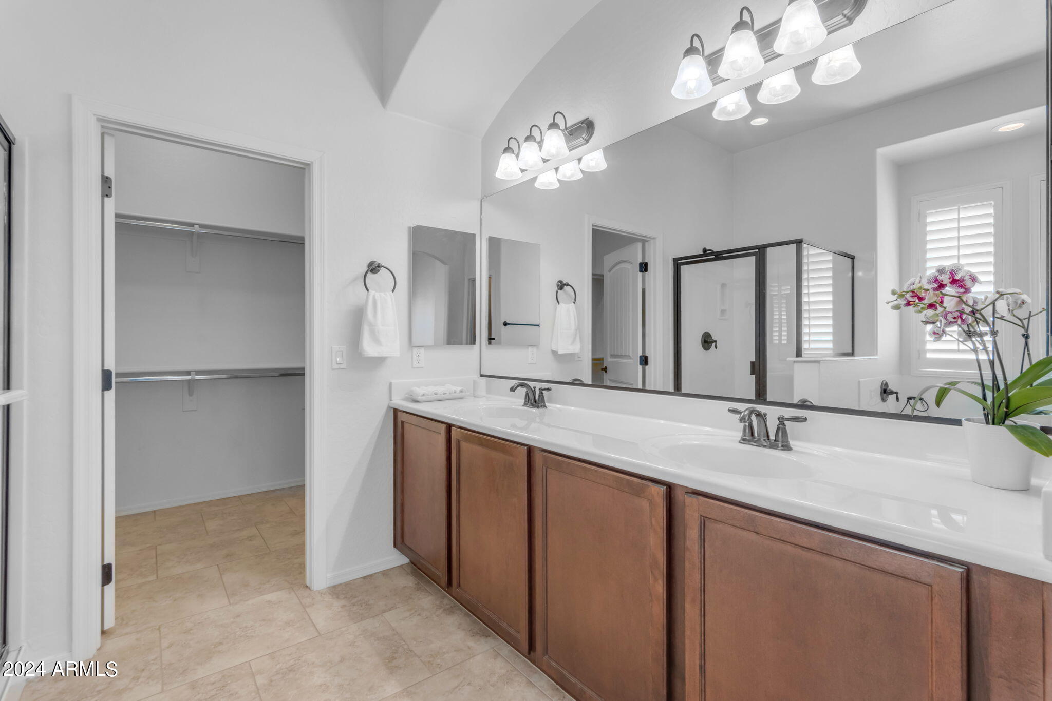 3547 E MESQUITE Street