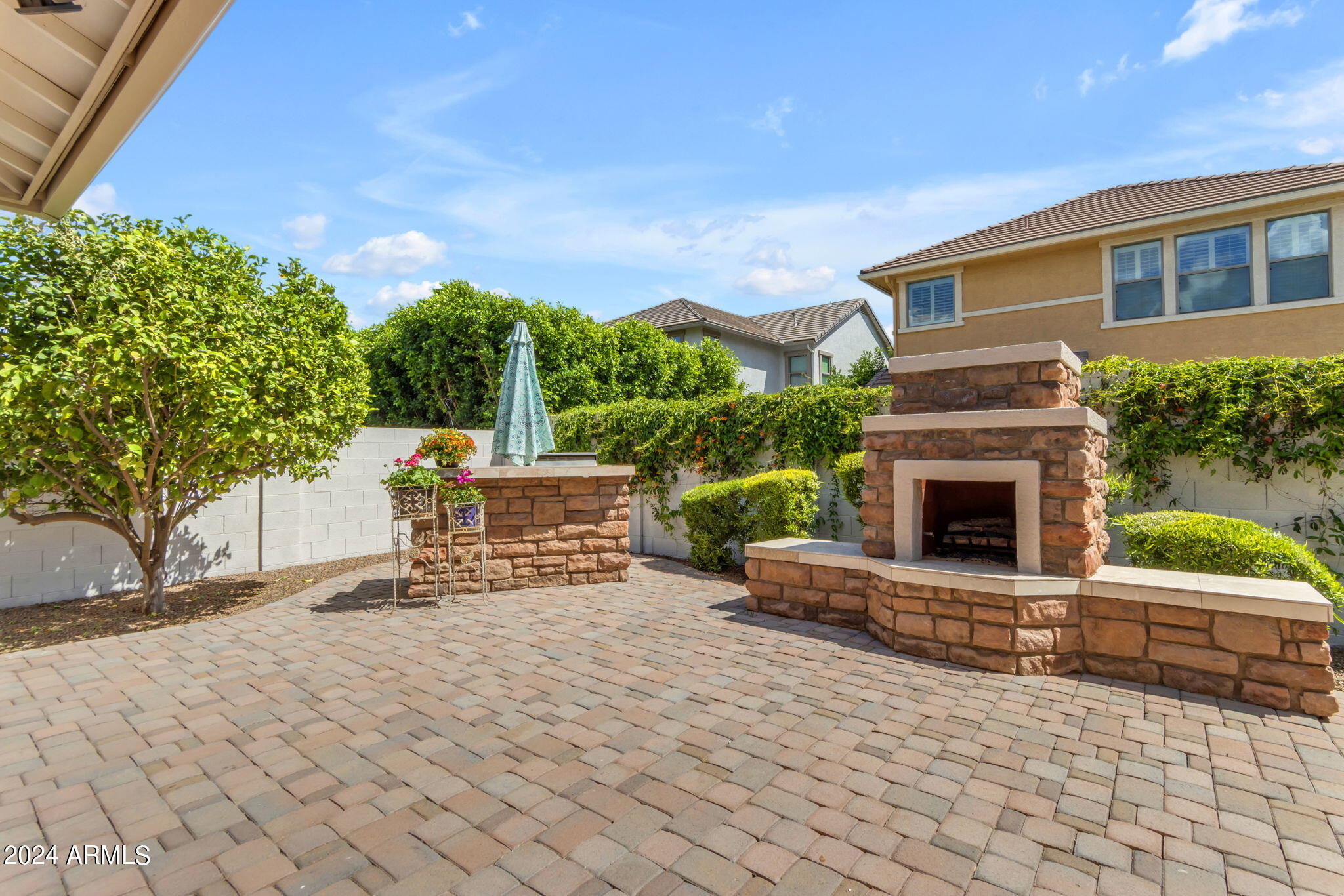 3547 E MESQUITE Street