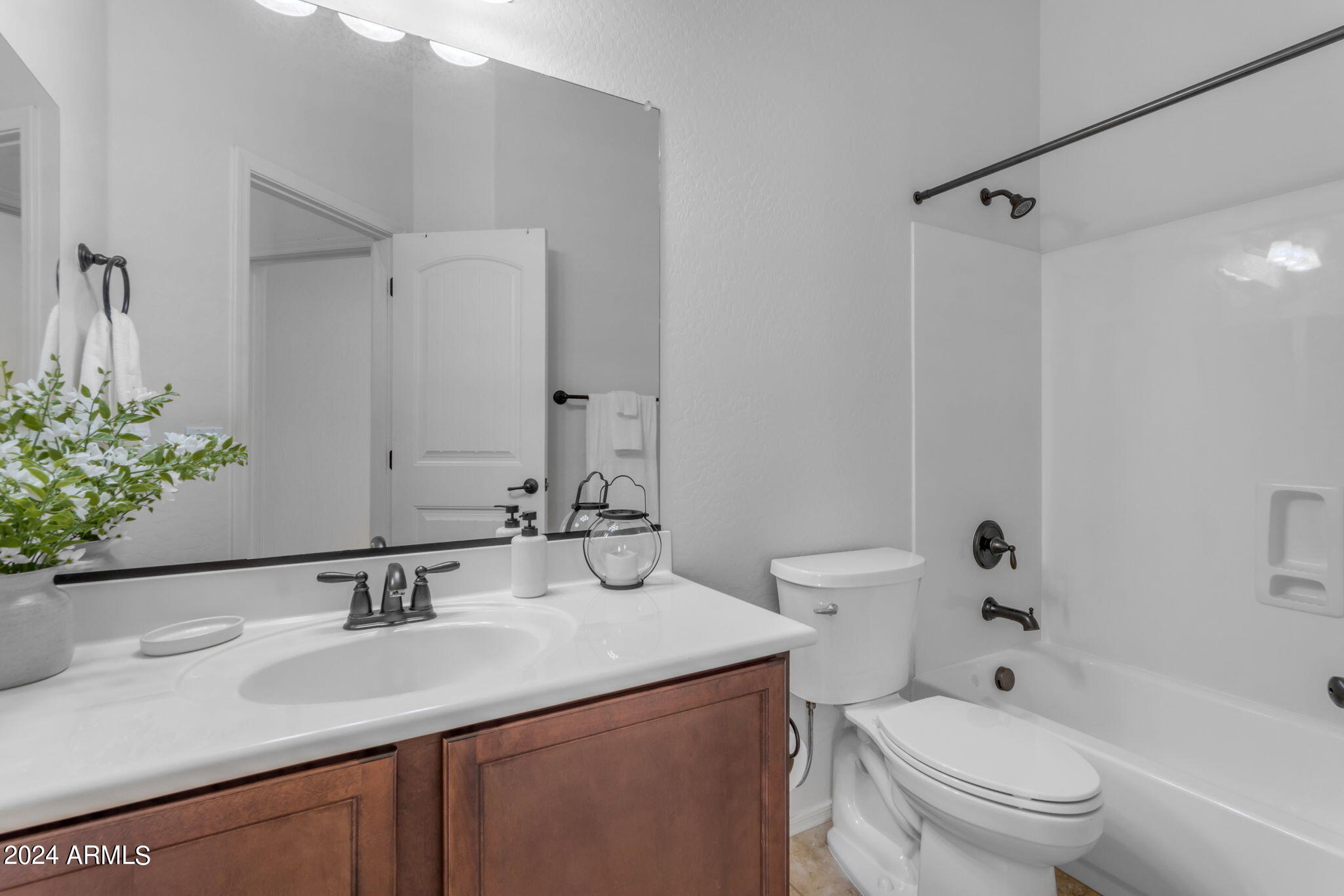 3547 E MESQUITE Street