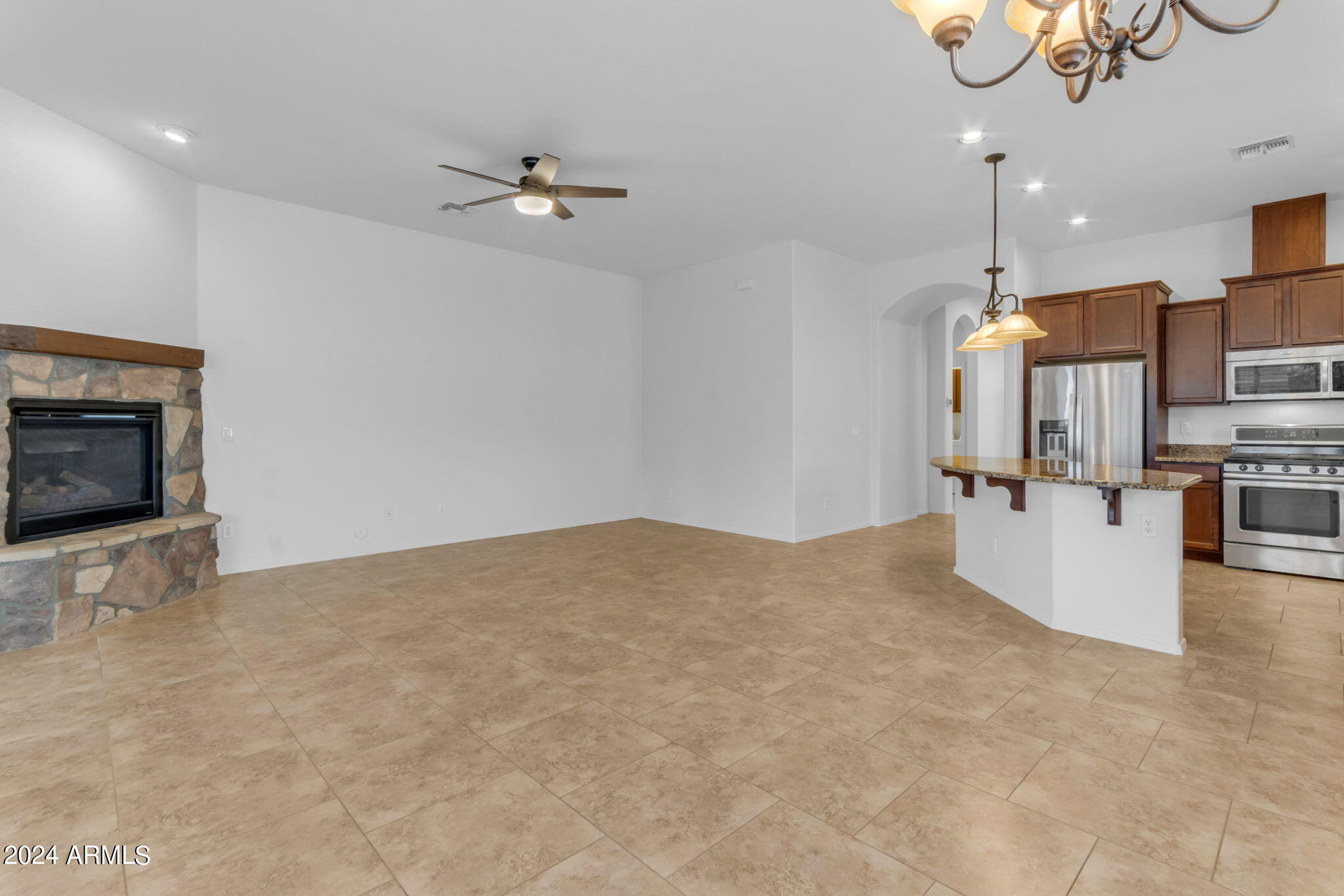 3547 E MESQUITE Street