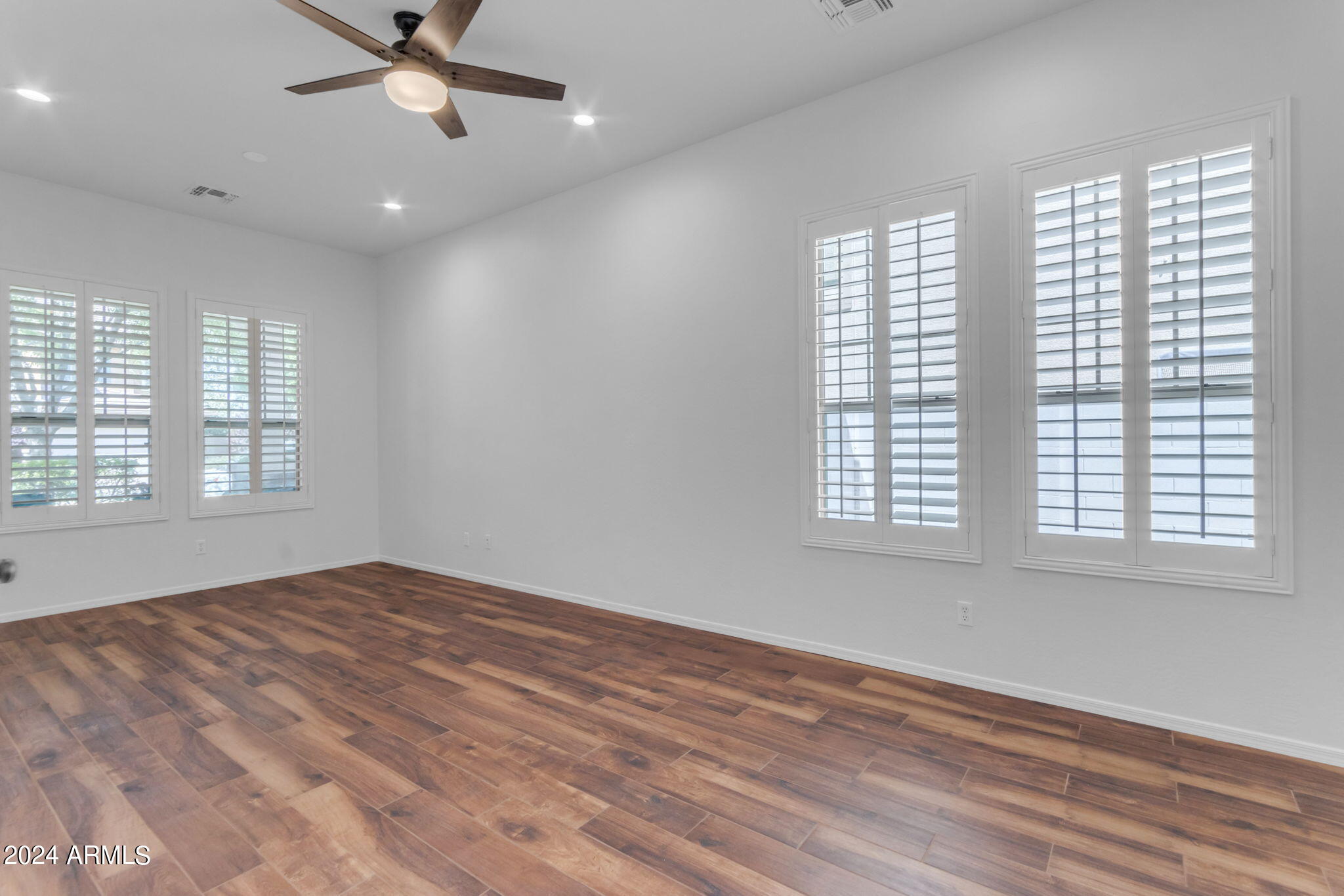 3547 E MESQUITE Street