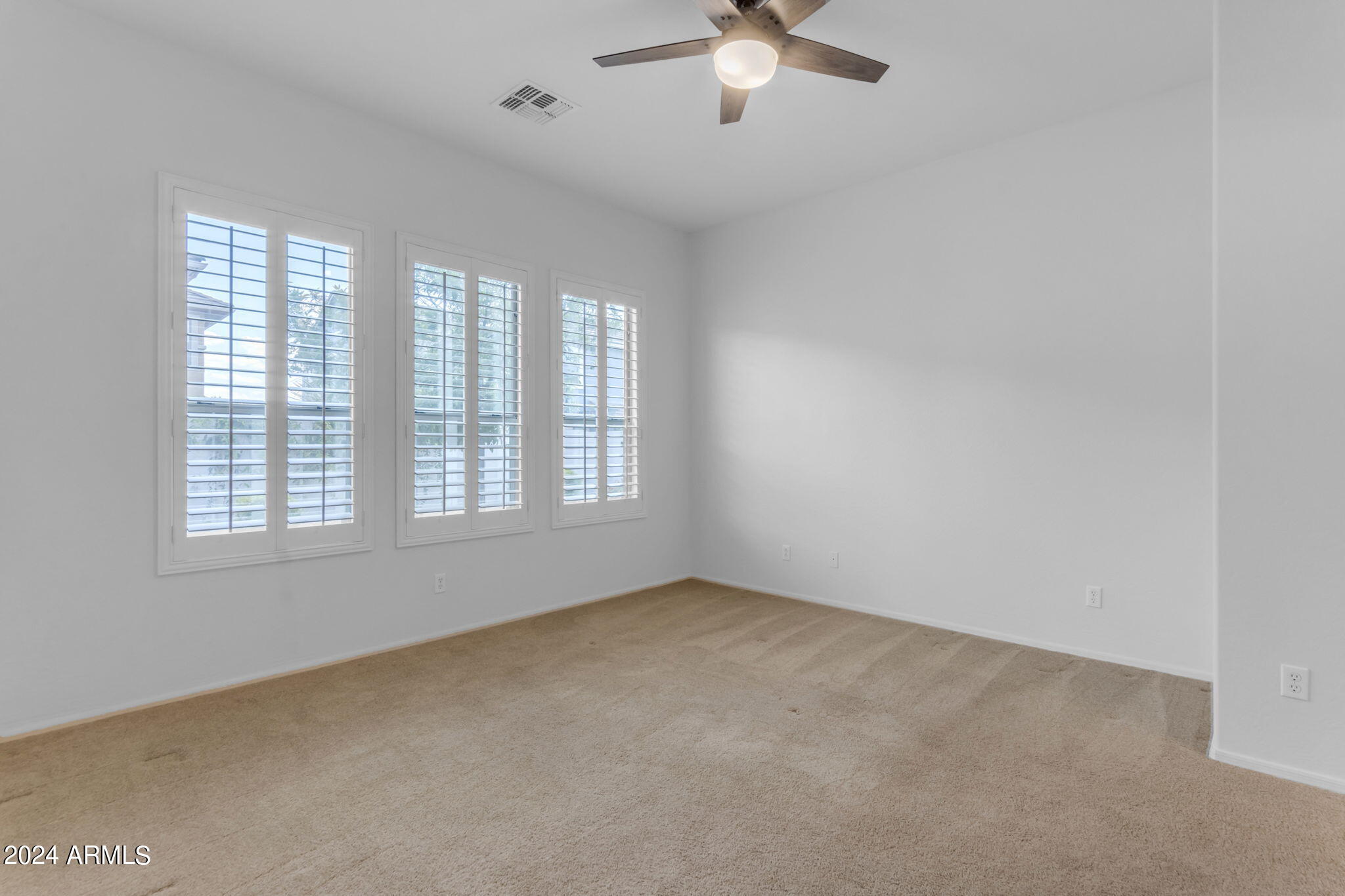 3547 E MESQUITE Street