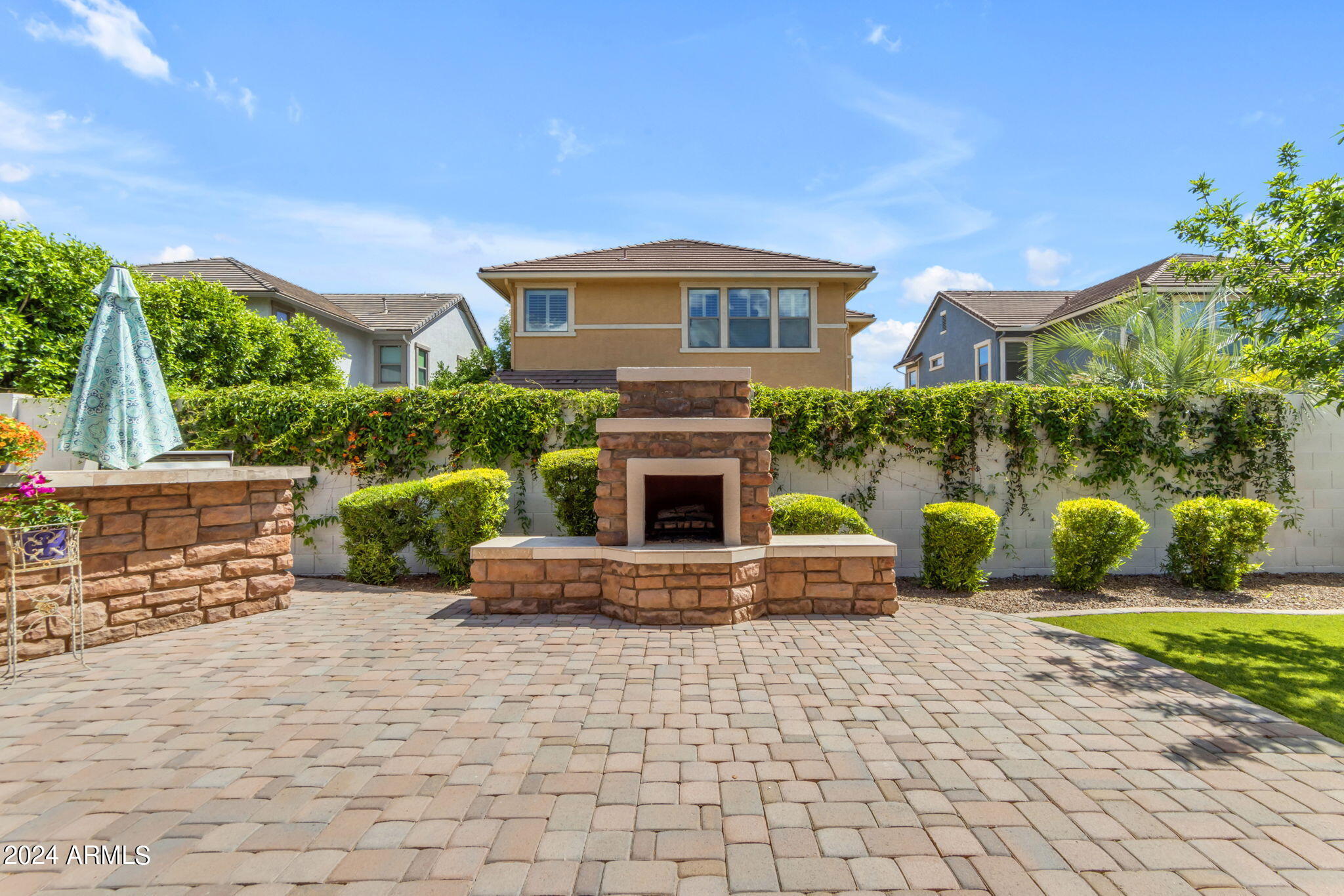 3547 E MESQUITE Street