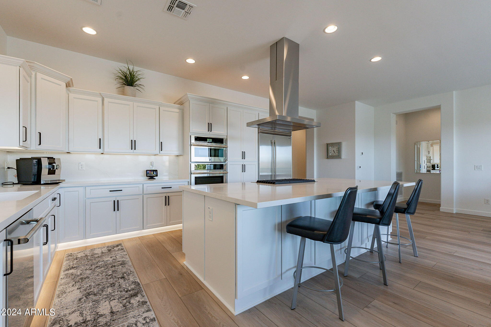 261 E BRACCIANO Avenue