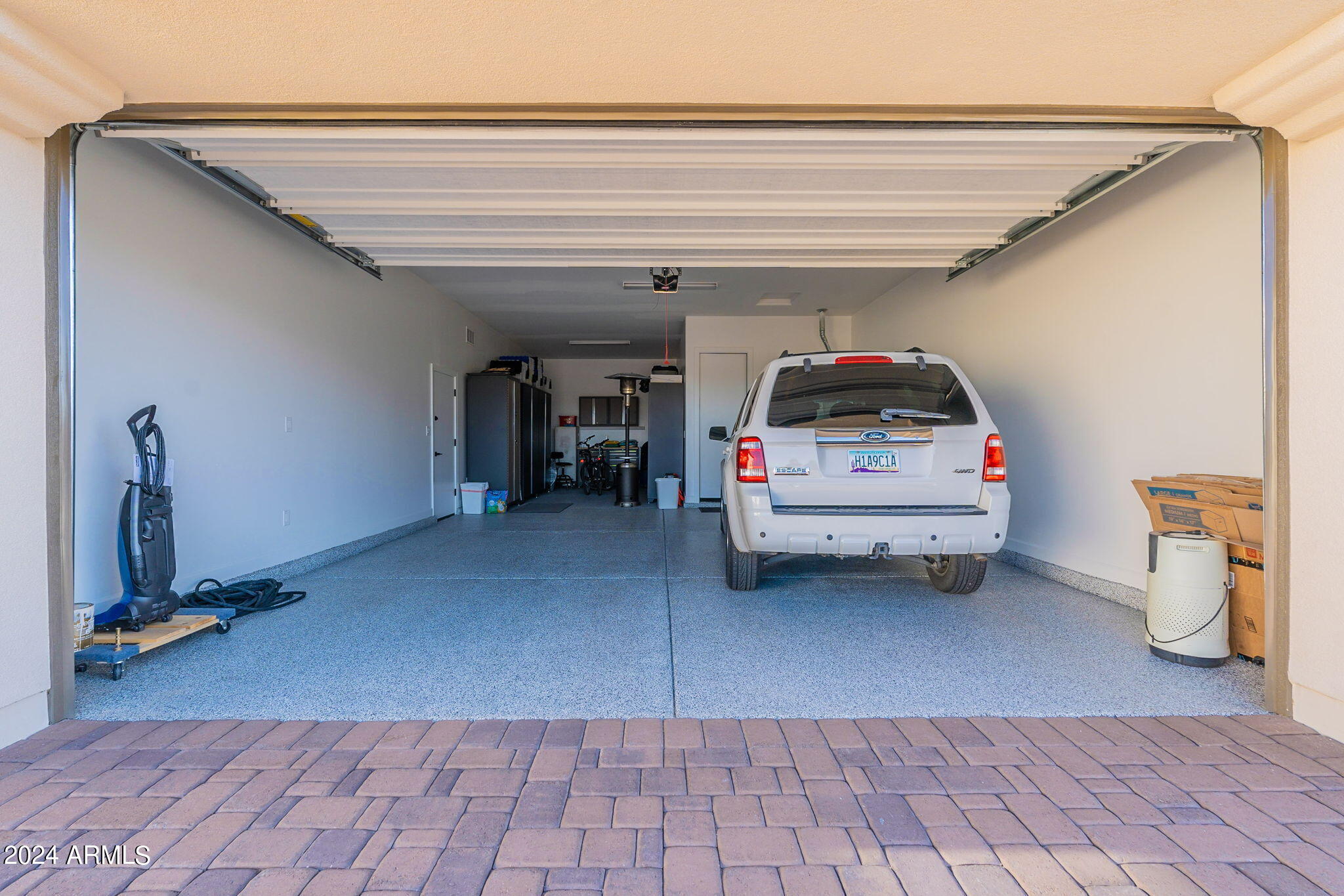 261 E BRACCIANO Avenue