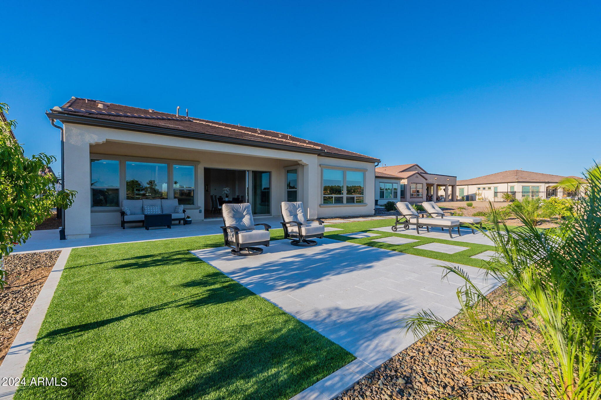 261 E BRACCIANO Avenue