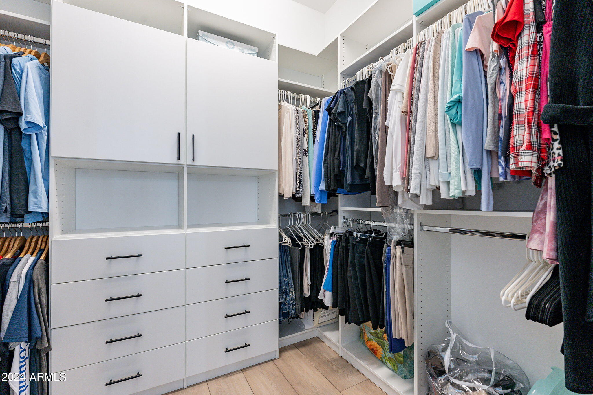 261 E BRACCIANO Avenue