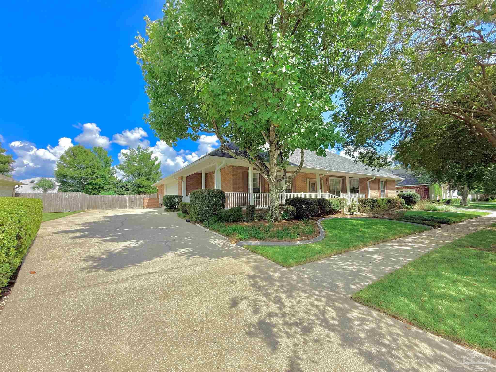 412 Mayberry St