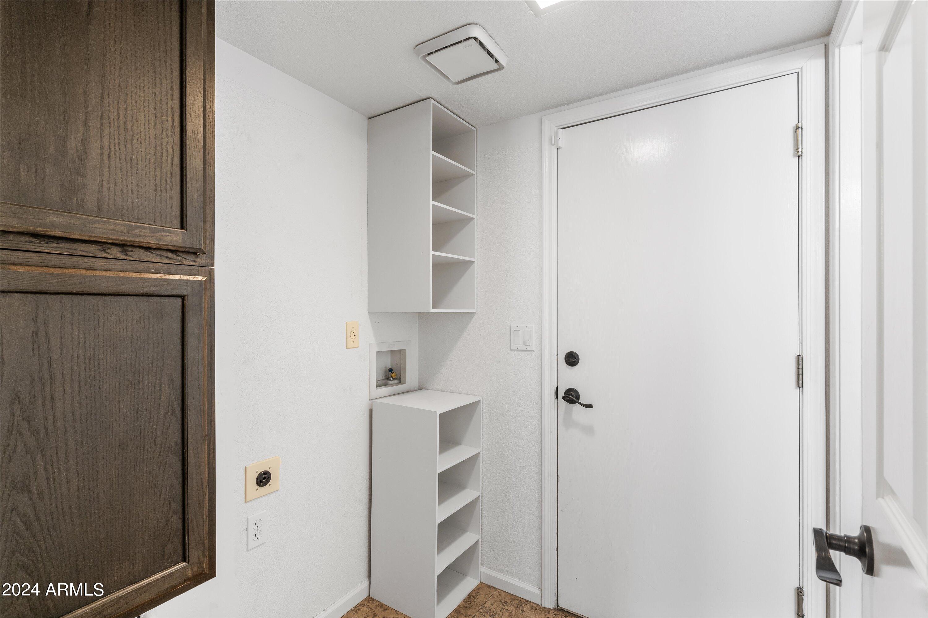 1044 N LONGMORE Street