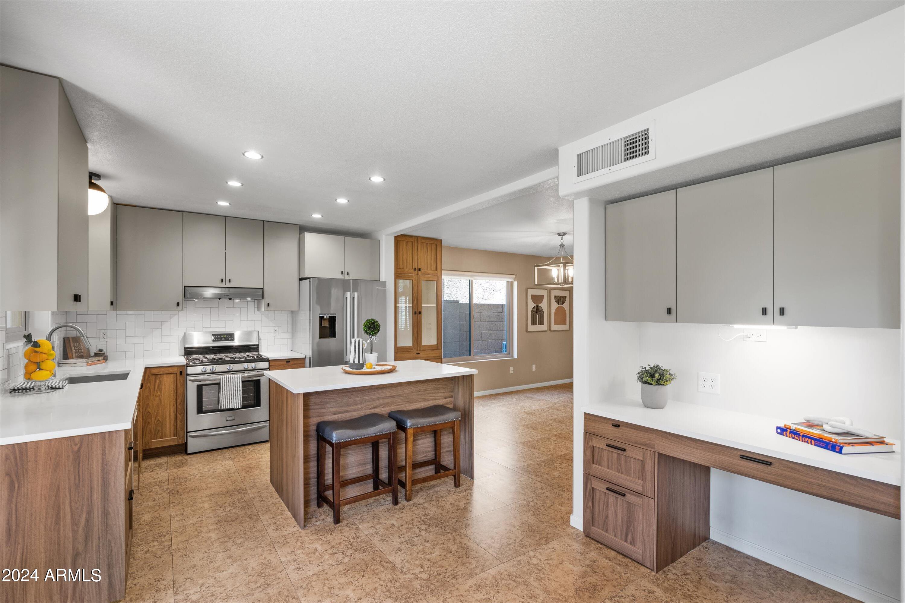 1044 N LONGMORE Street